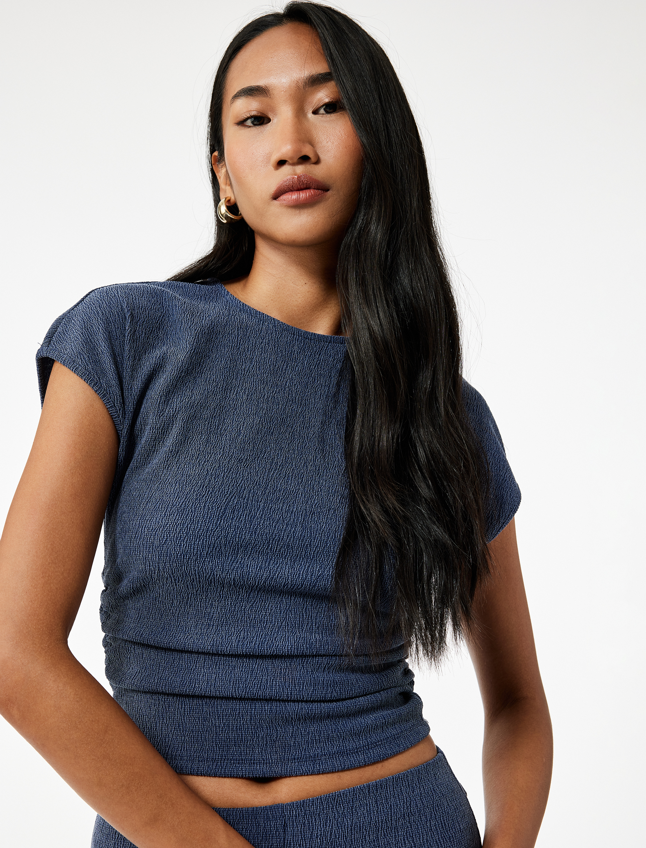   Bürümcük Kumaş Slim Fit Kısa Kollu Bisiklet Yaka Tişört