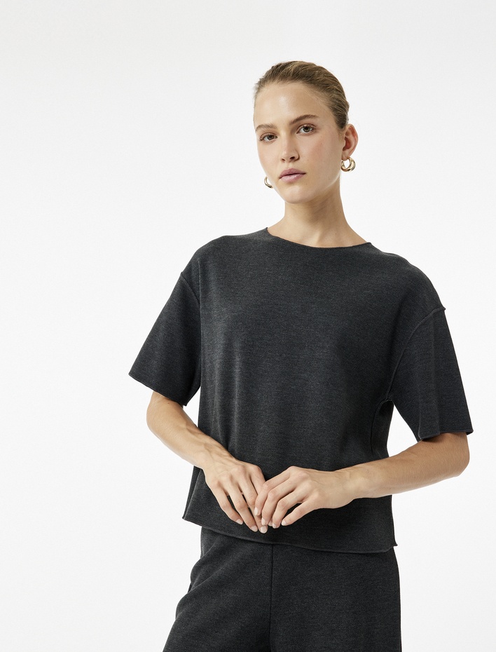  Regular Fit Kısa Kollu Bisiklet Yaka Basic Tişört