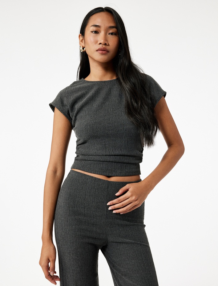  Bürümcük Kumaş Slim Fit Kısa Kollu Bisiklet Yaka Tişört