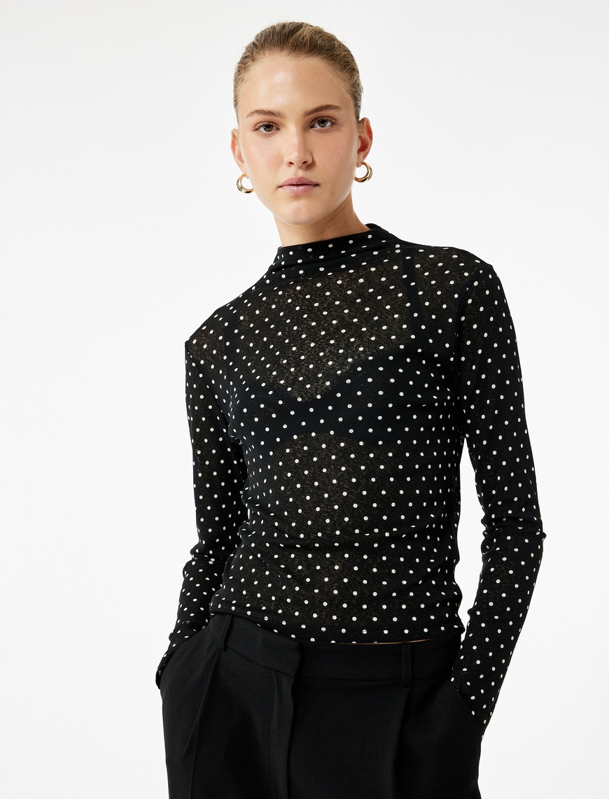   Slim Fit Uzun Kollu Dik Yaka Puantiyeli Tişört
