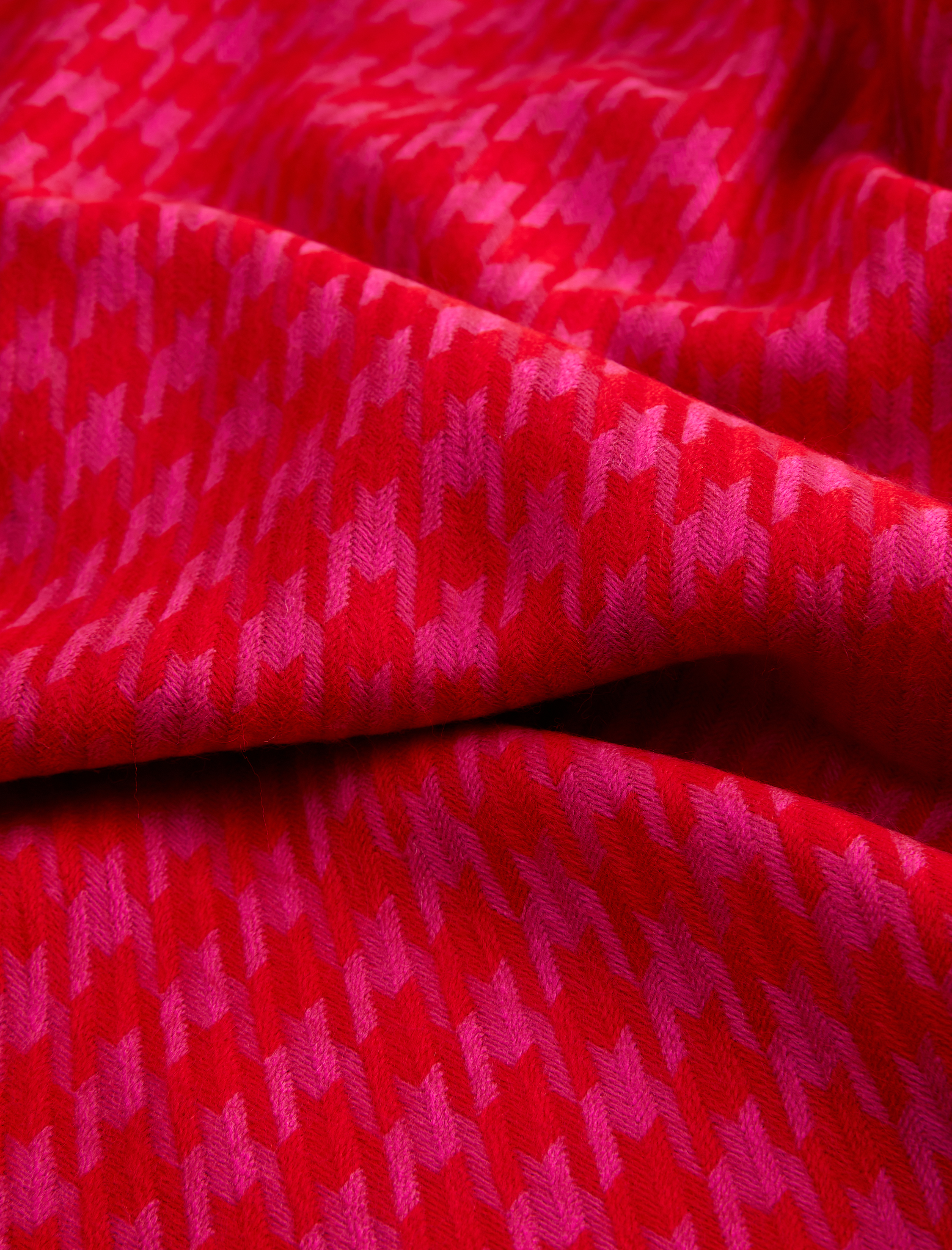  Kadın Kazayağı Desenli Uzun Püsküllü Atkı