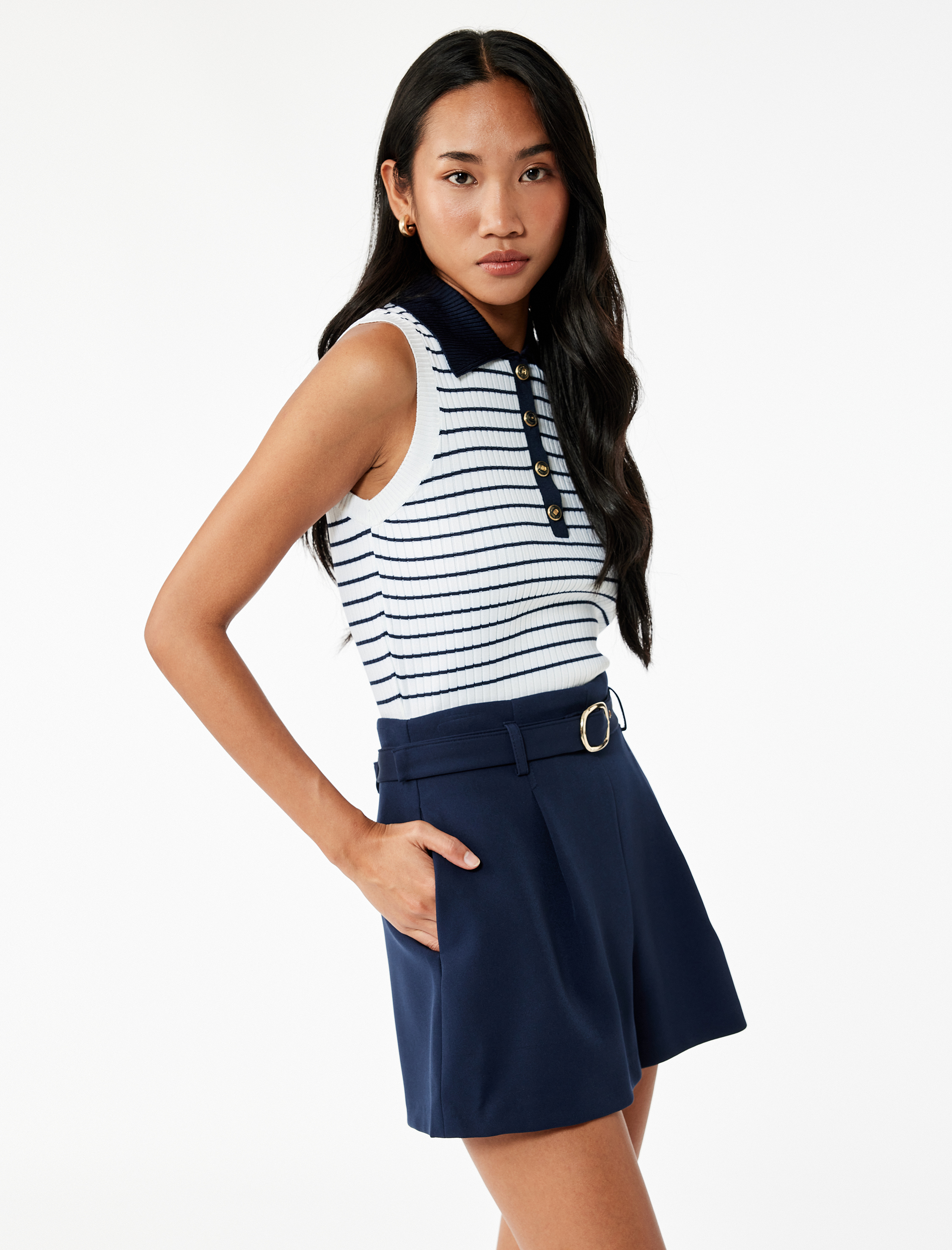   Pile Detaylı Kemer Detaylı Mini Şort