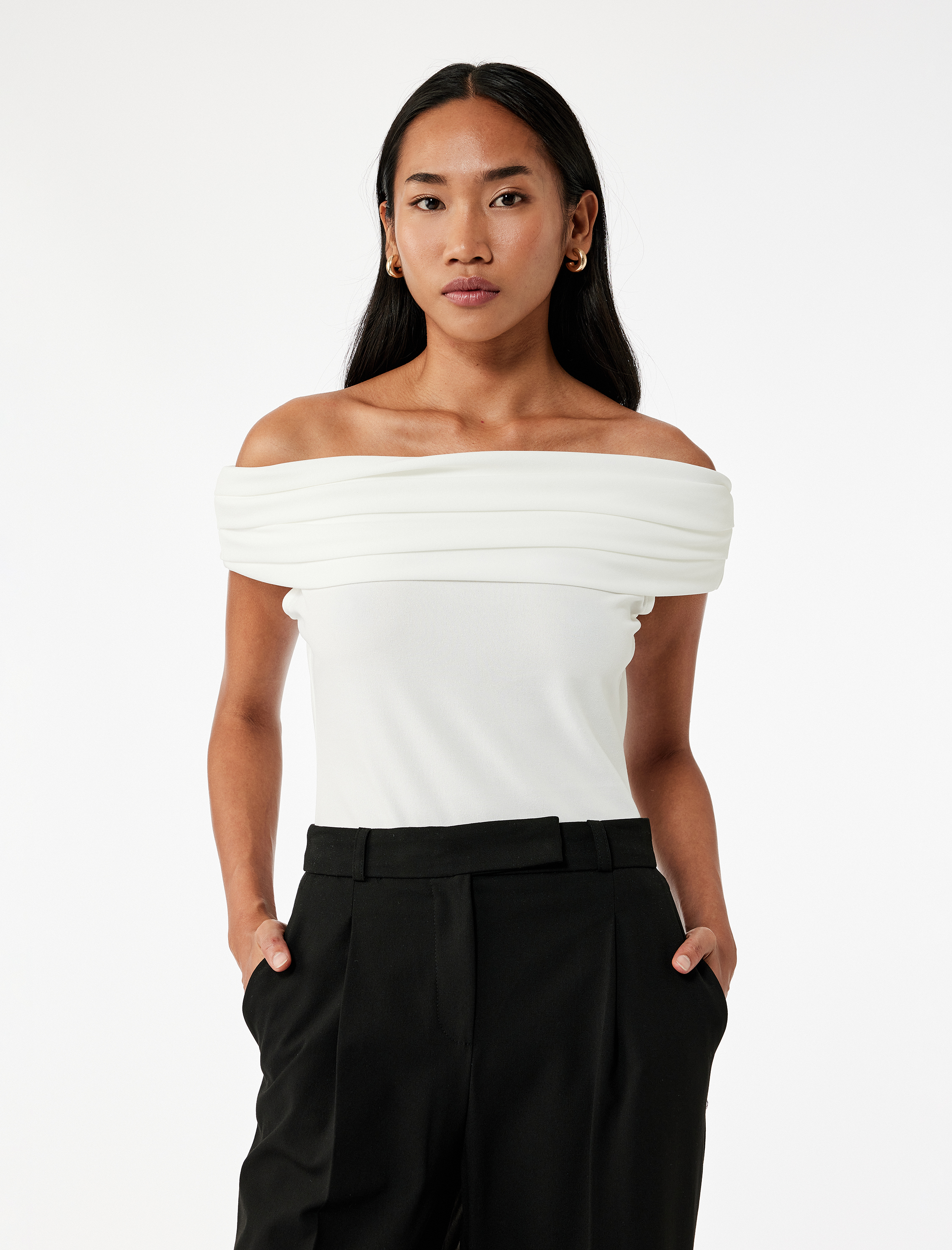   Krep Kumaş Slim Fit Drape Detaylı Straplez Bluz