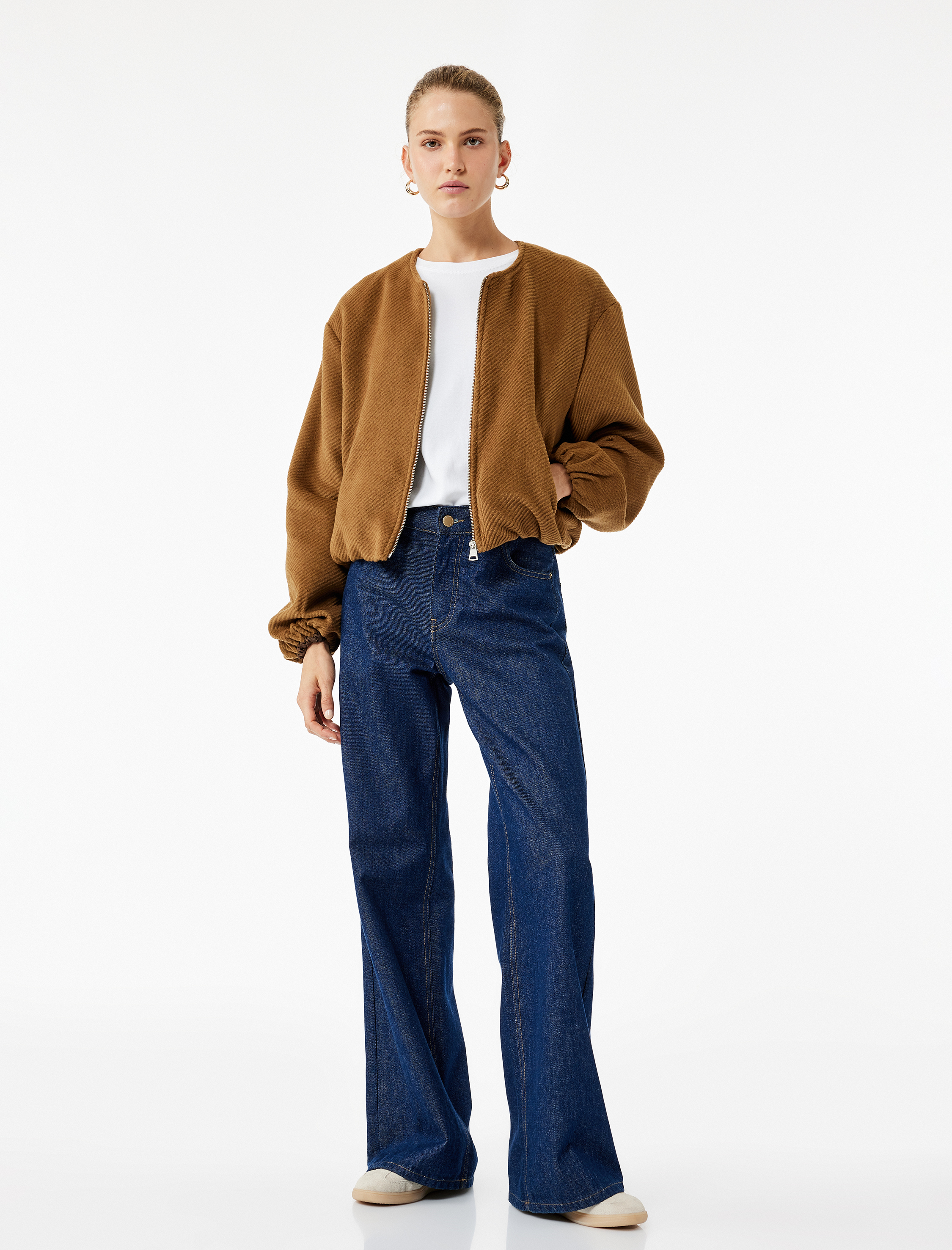   Uzun Kollu Fermuarlı Bisiklet Yaka Kadife Crop Bomber Ceket