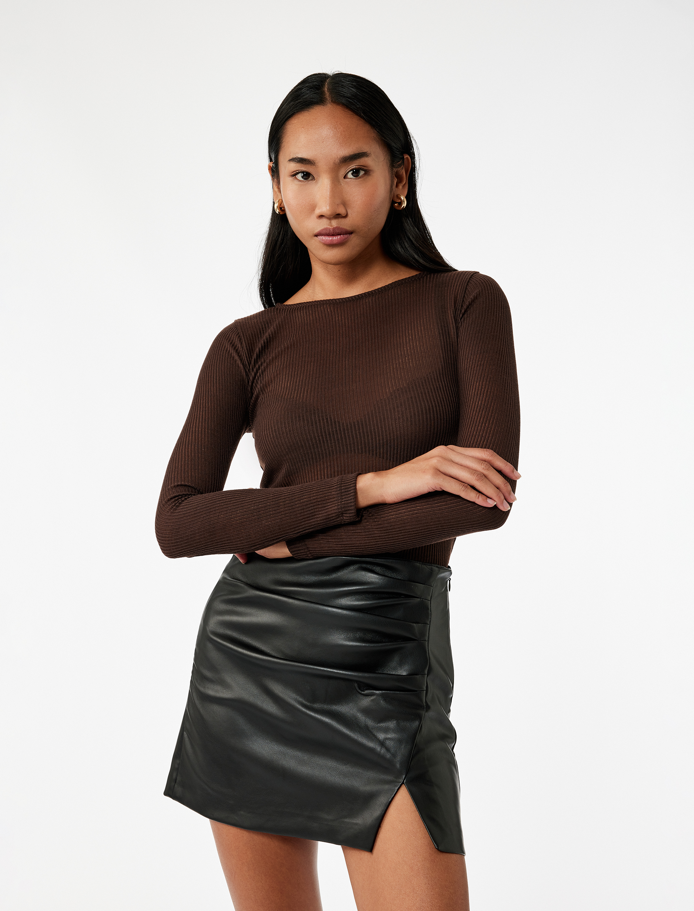   Drapeli Yırtmaçlı Suni Deri Mini Etek