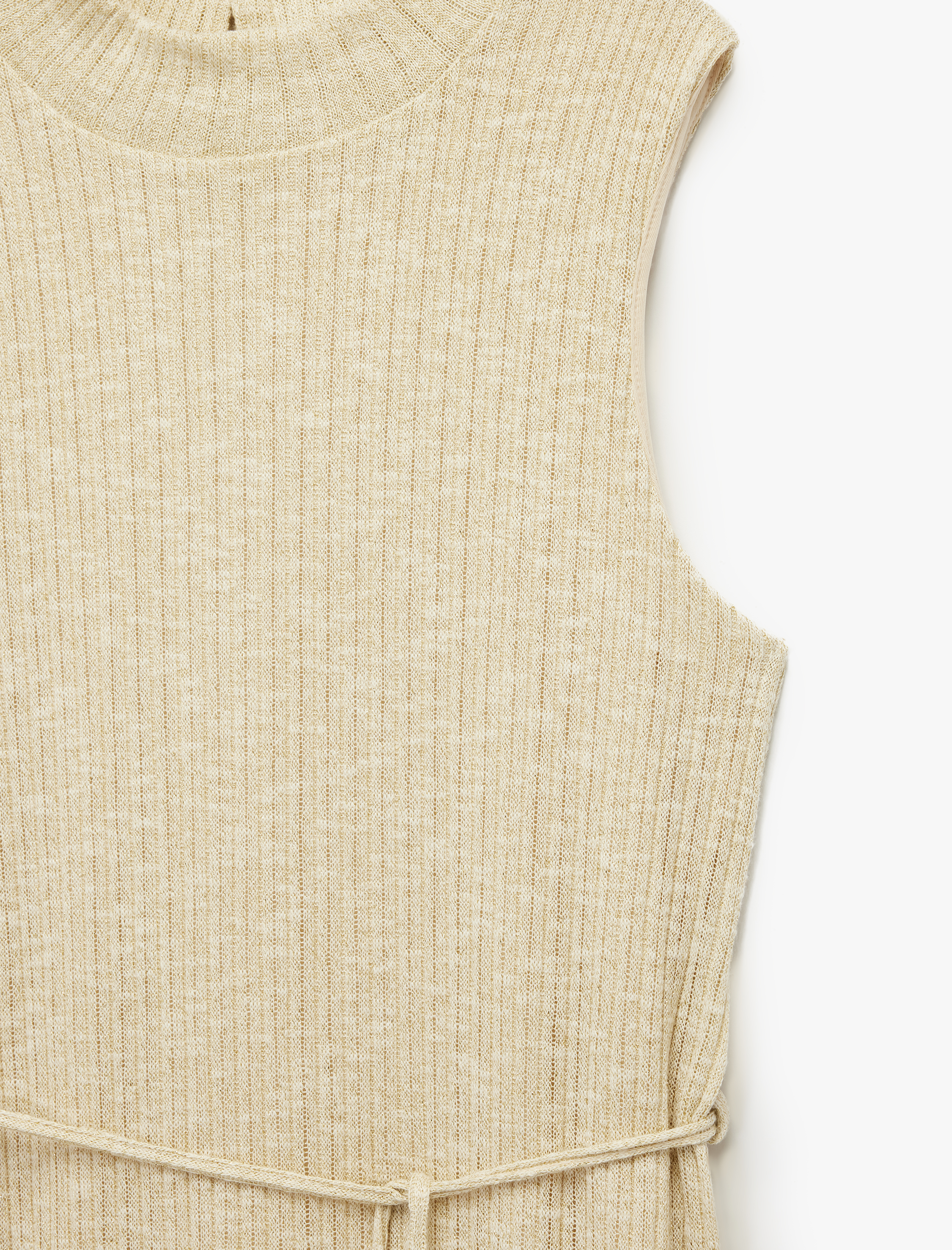   Slim Fit Parıltılı Kemerli Kolsuz Dik Yaka Midi Boy Kalem Elbise