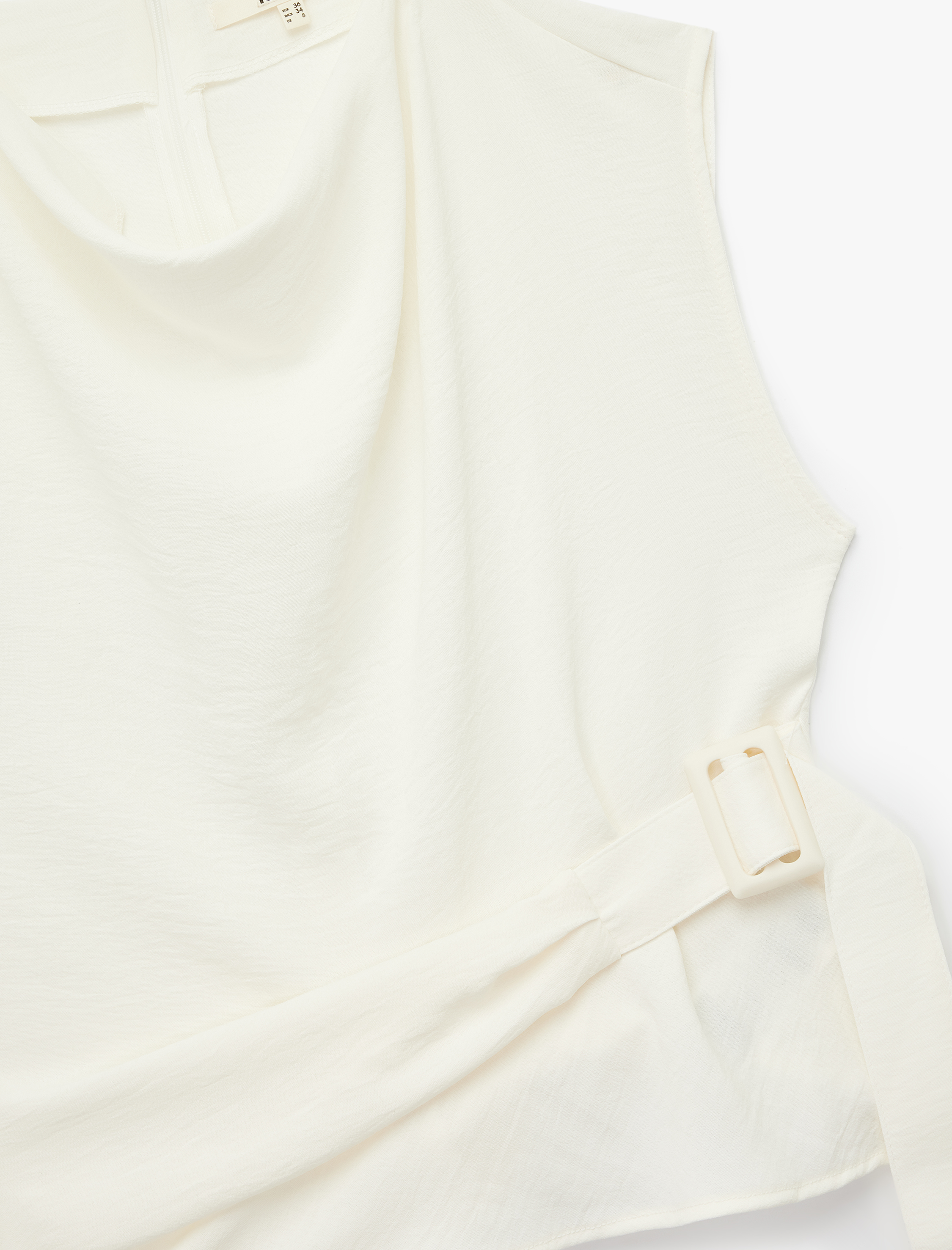   Aerobin Kumaş Kolsuz Degaje Yaka Kemer Detaylı Bluz