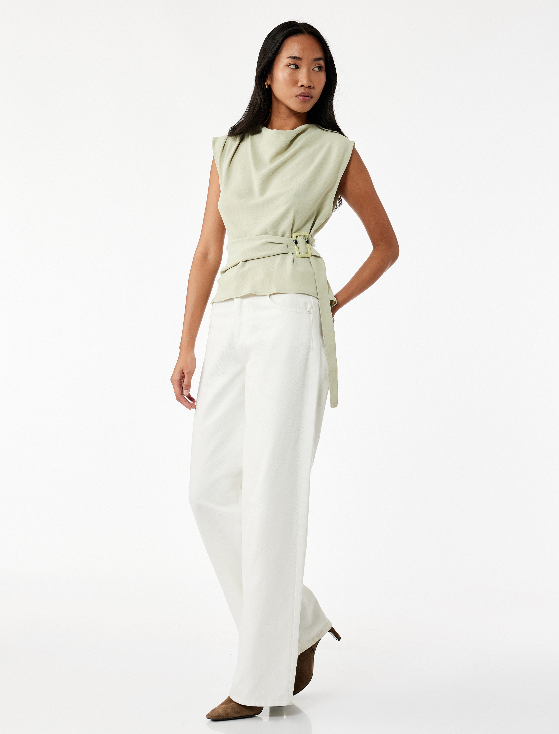   Aerobin Kumaş Kolsuz Degaje Yaka Kemer Detaylı Bluz