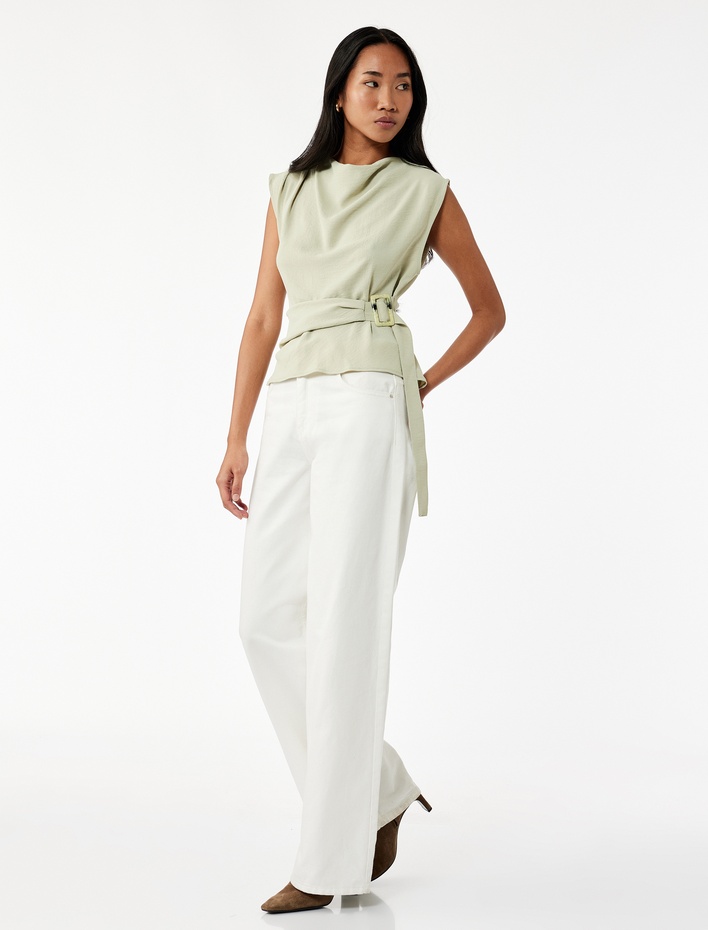  Aerobin Kumaş Kolsuz Degaje Yaka Kemer Detaylı Bluz