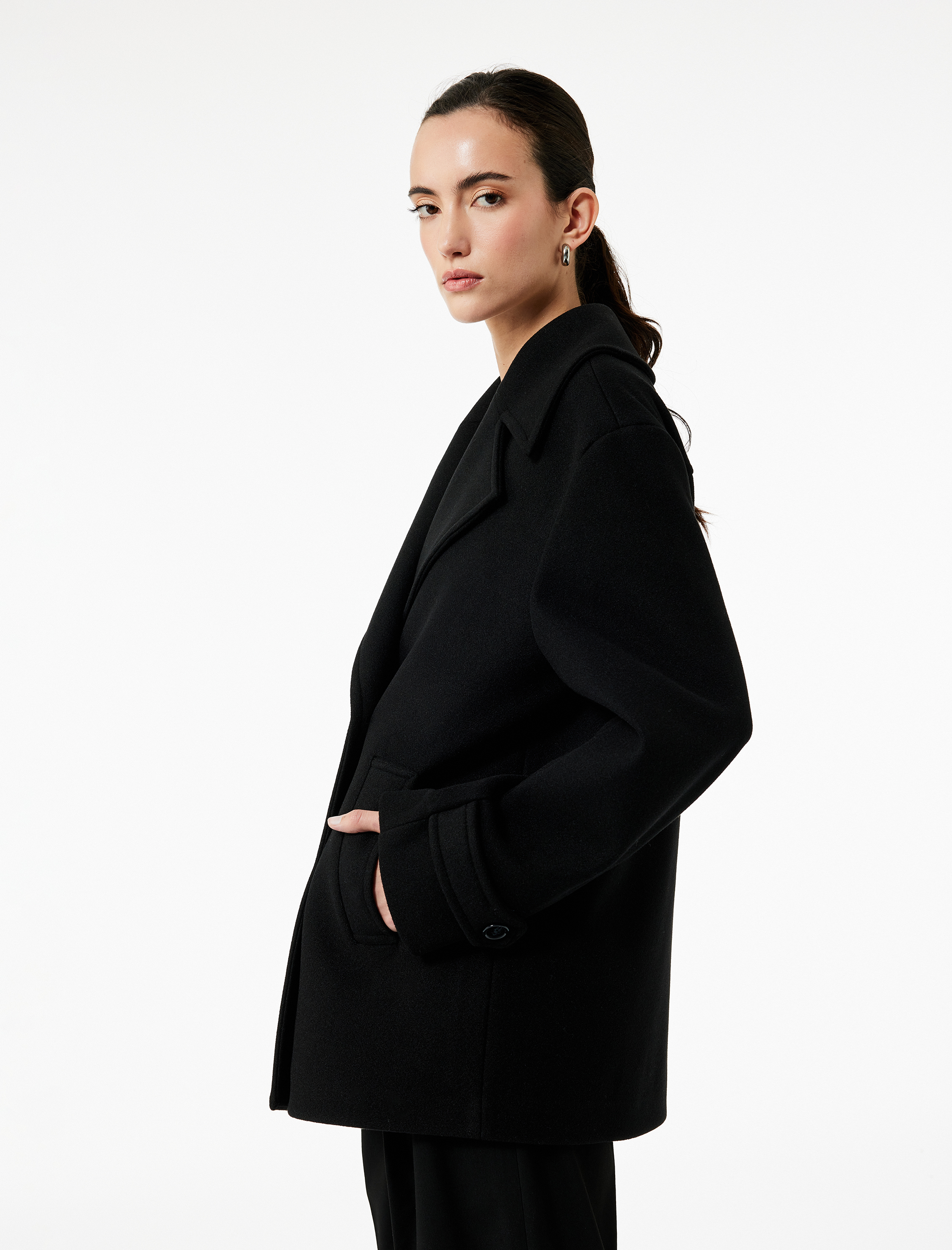   Cepli Düğmeli Kruvaze Uzun Kollu Kısa Kaşe Kaban