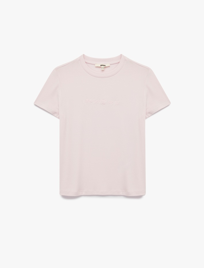  Slim Fit Fiyonk Nakış Detaylı Kısa Kollu Bisiklet Yaka Tişört