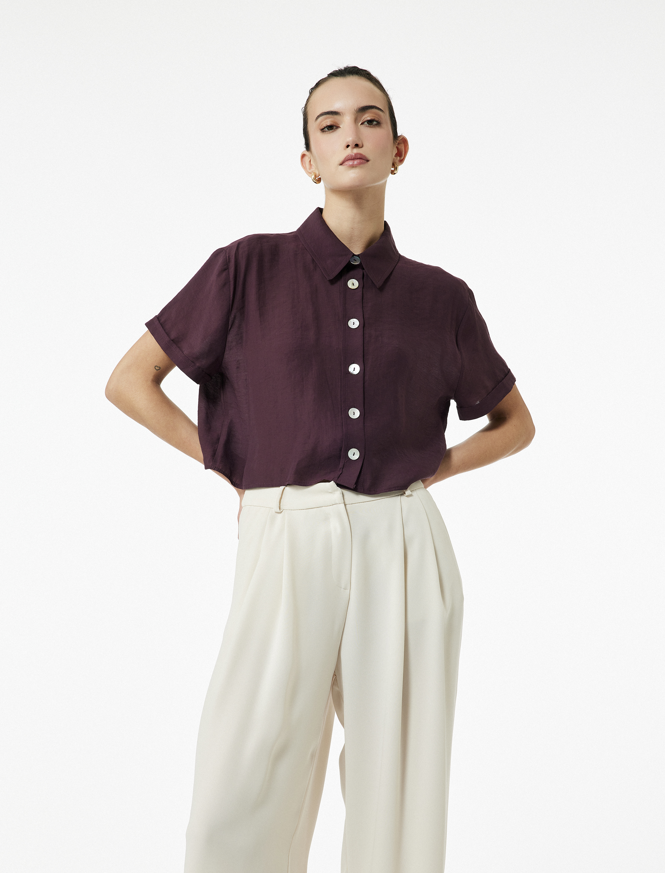   Regular Fit Kısa Kollu Klasik Yaka Crop Gömlek