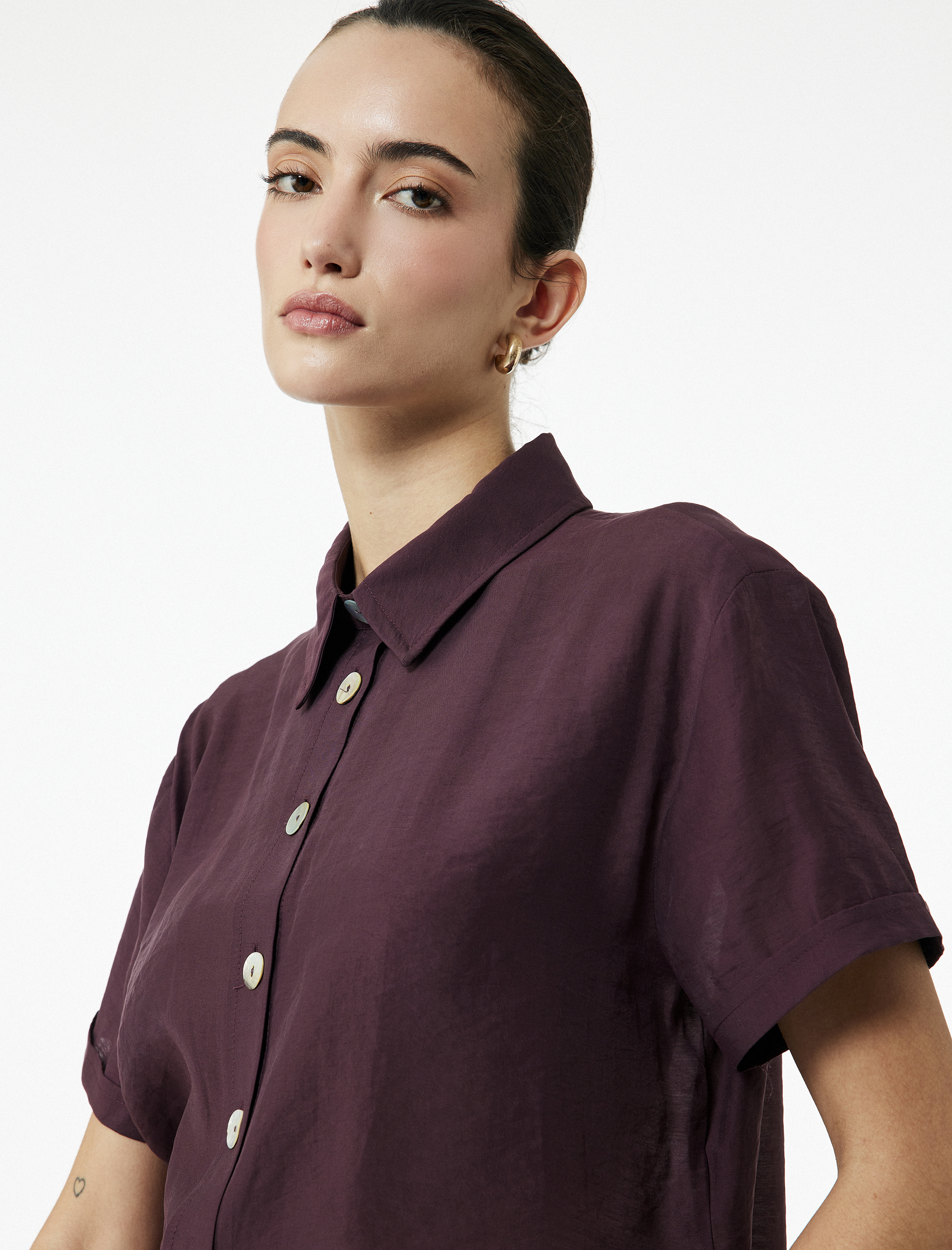   Regular Fit Kısa Kollu Klasik Yaka Crop Gömlek