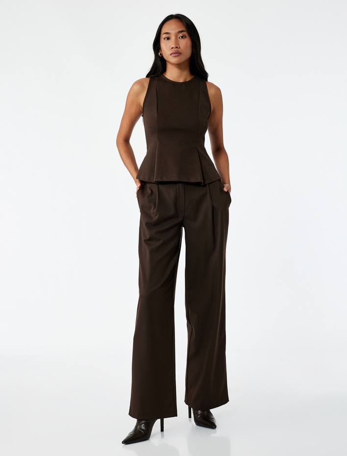  Slim Fit Bisiklet Yaka Kolsuz Peplum Bluz