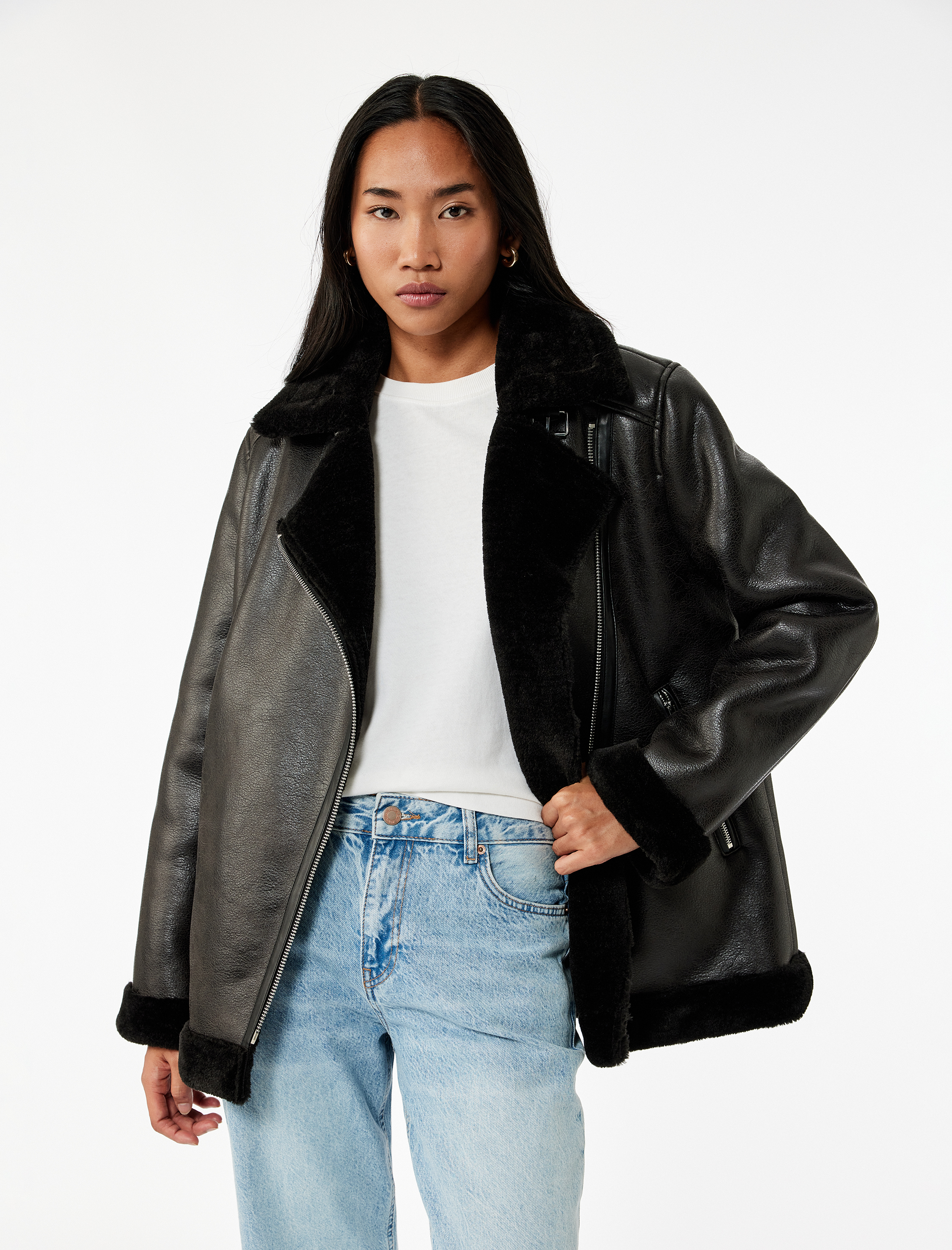   İçi Peluş Astarlı Uzun Kollu Fermuarlı Uzun Suni Deri Biker Ceket
