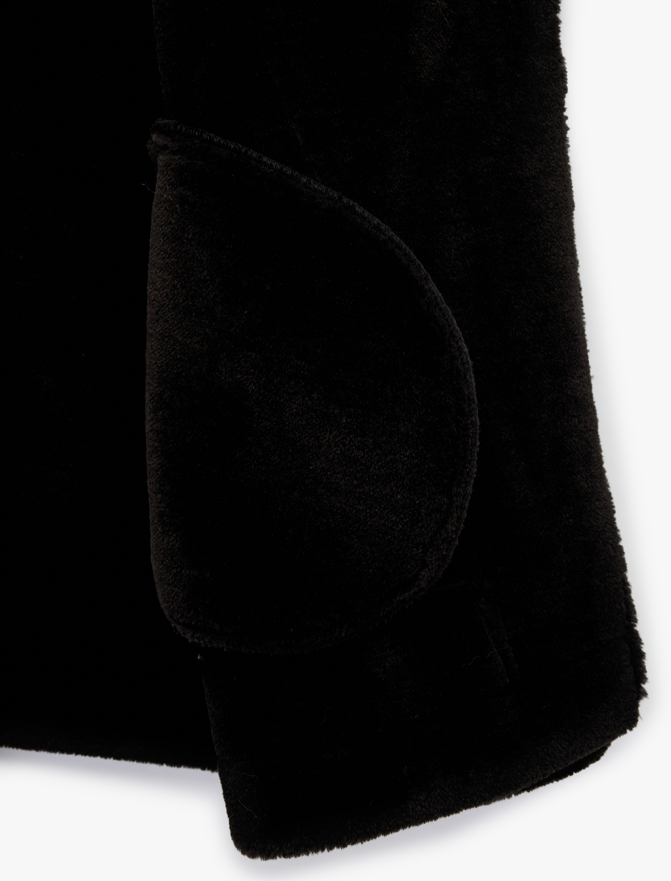   İçi Peluş Astarlı Uzun Kollu Fermuarlı Uzun Suni Deri Biker Ceket