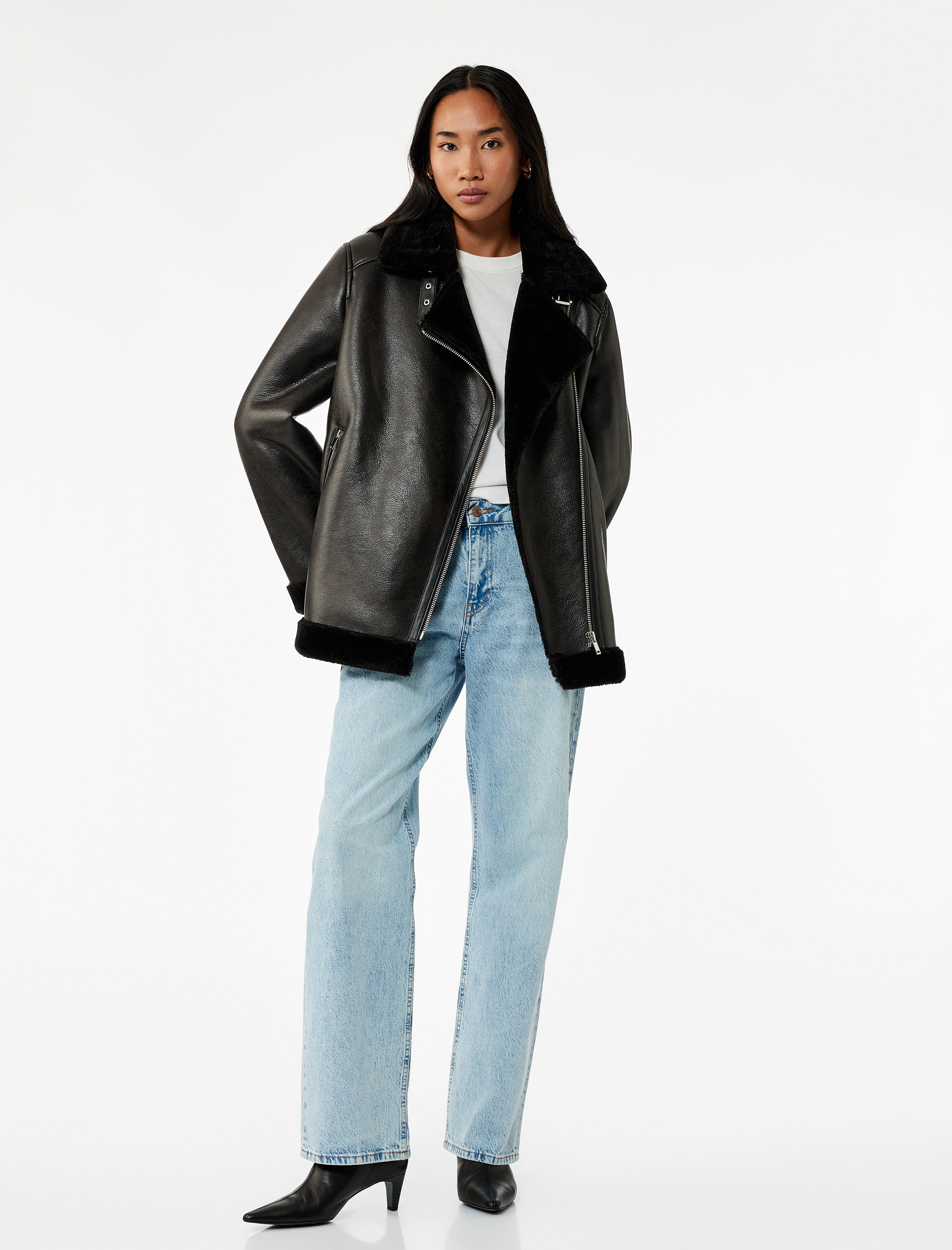   İçi Peluş Astarlı Uzun Kollu Fermuarlı Uzun Suni Deri Biker Ceket