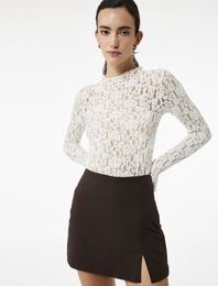 Yarı Transparan Slim Fit Fırfır Detaylı Uzun Kollu Dantel Bluz