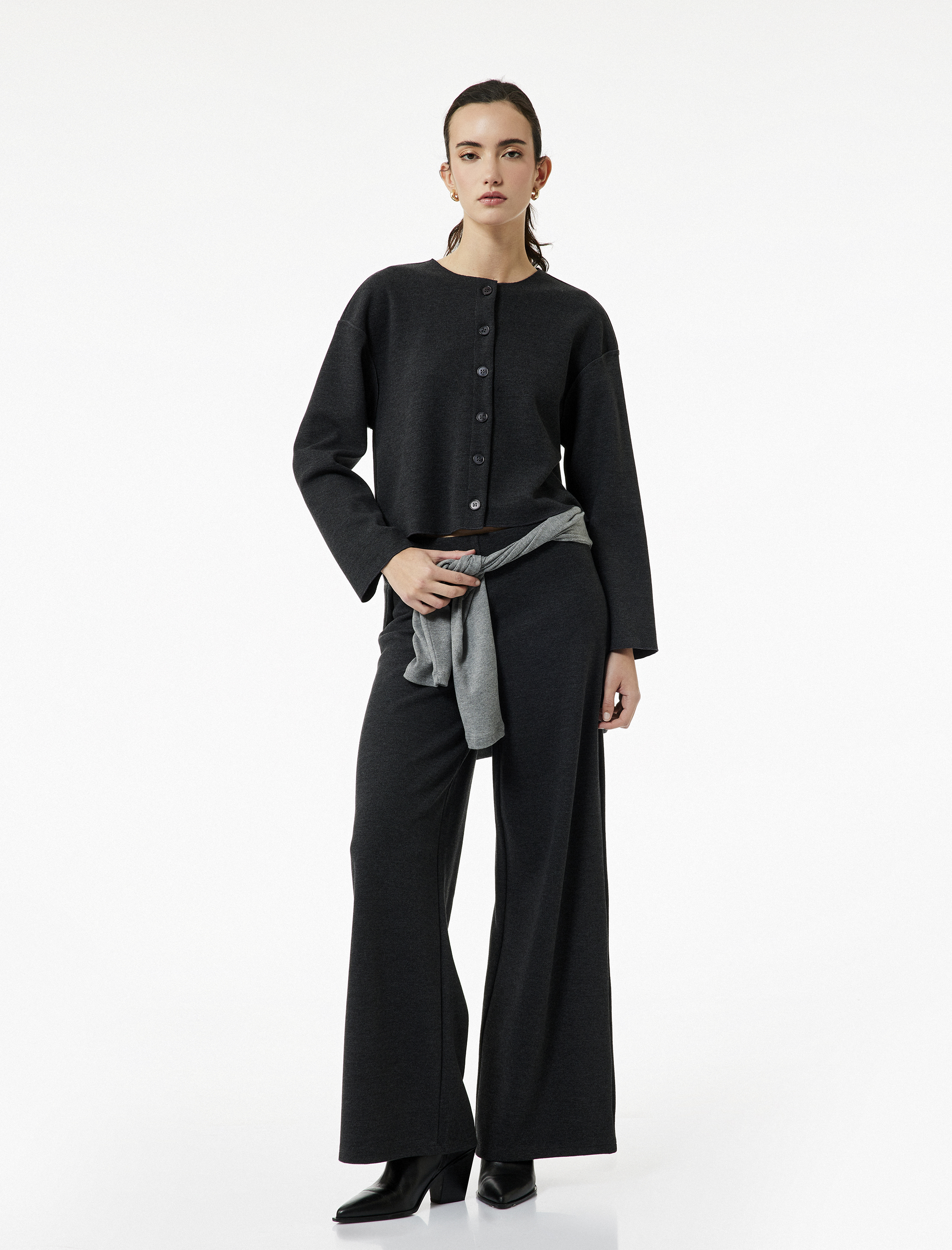   Uzun Kollu Bisiklet Yaka Düğmeli Triko Hırka