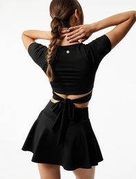Slim Fit Kısa Kollu Bağlama Detaylı Crop Spor Tişört