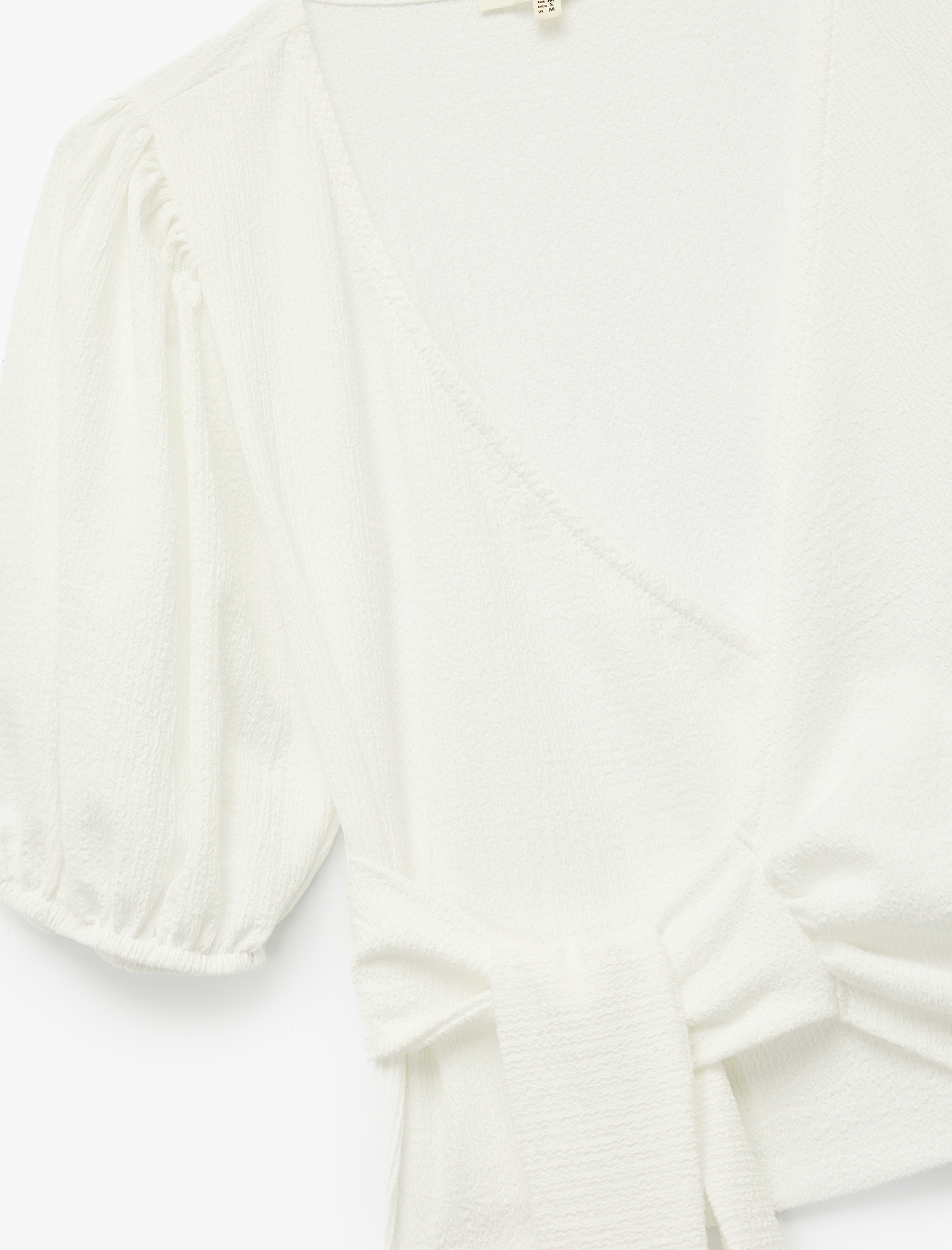 Bürümcük Kumaş Önden Bağlama Detaylı Kısa Balon Kollu Kruvaze Tişört