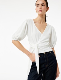 Bürümcük Kumaş Önden Bağlama Detaylı Kısa Balon Kollu Kruvaze Tişört