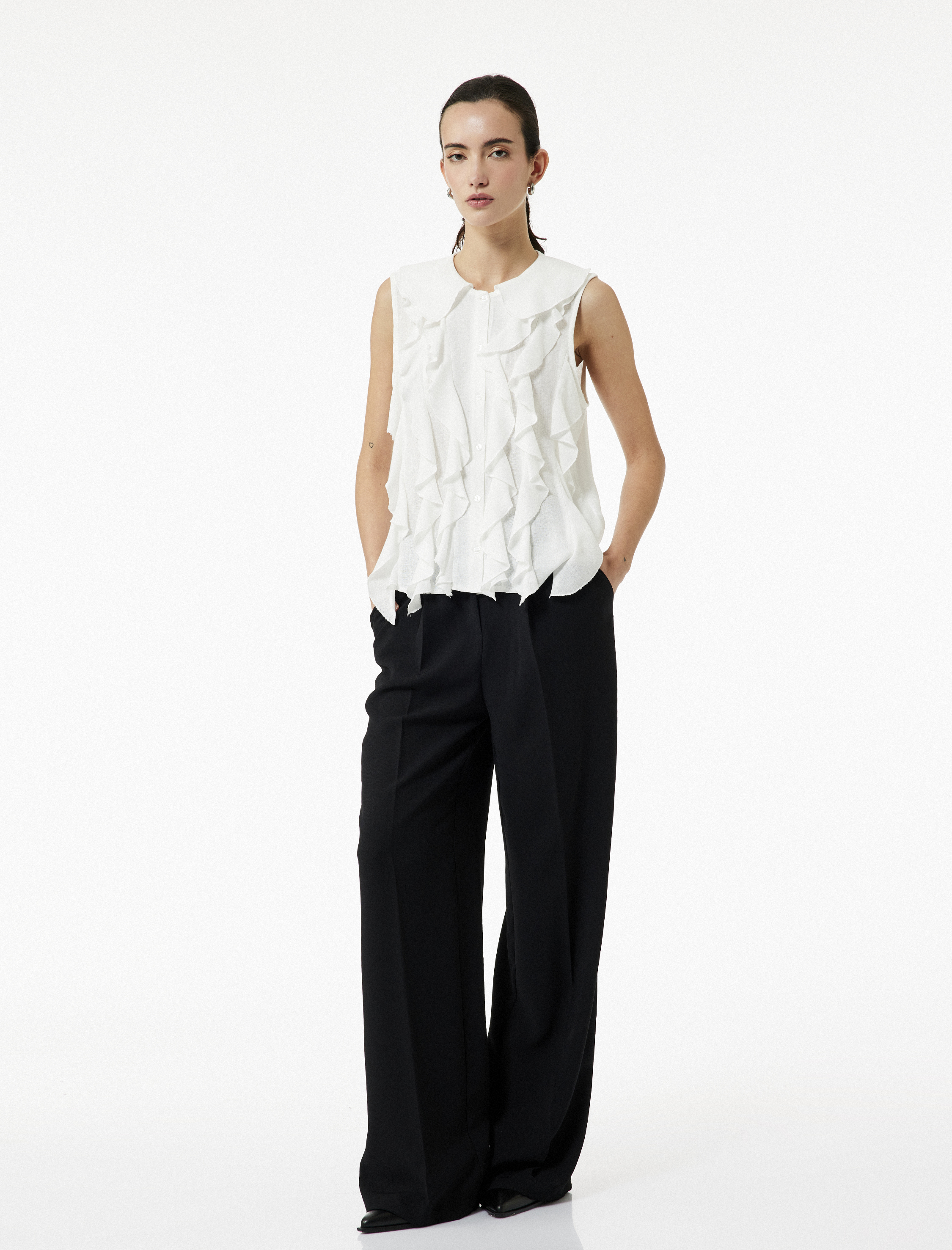   Kolsuz Bebe Yaka Fırfırlı Gömlek