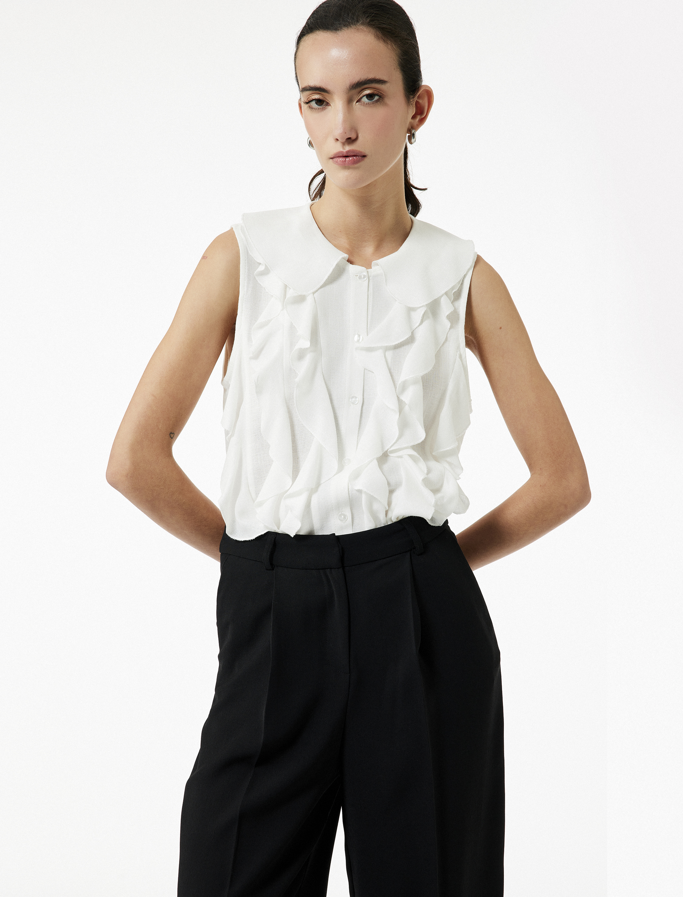   Kolsuz Bebe Yaka Fırfırlı Gömlek