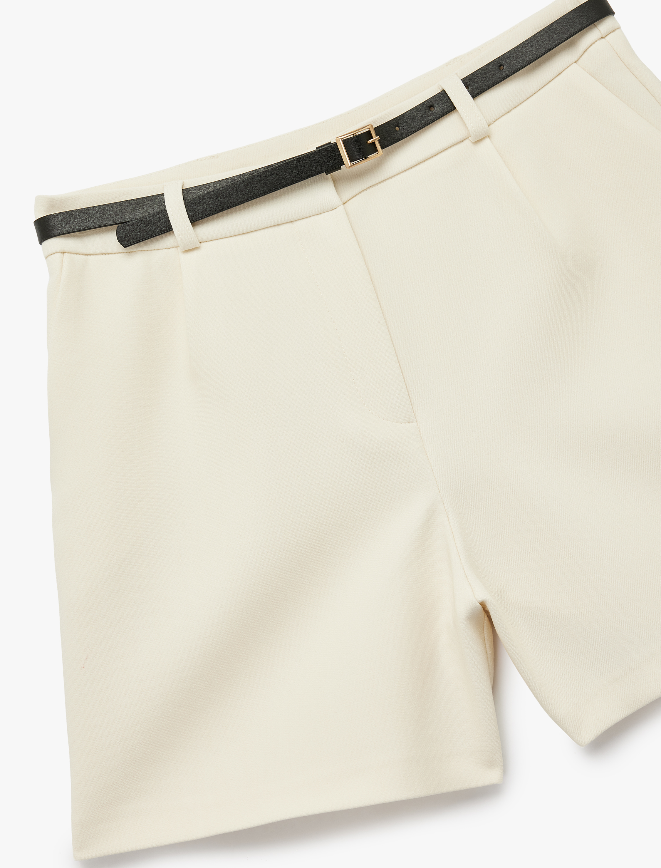   Cepli Yüksek Bel Kemer Detaylı Mini Şort