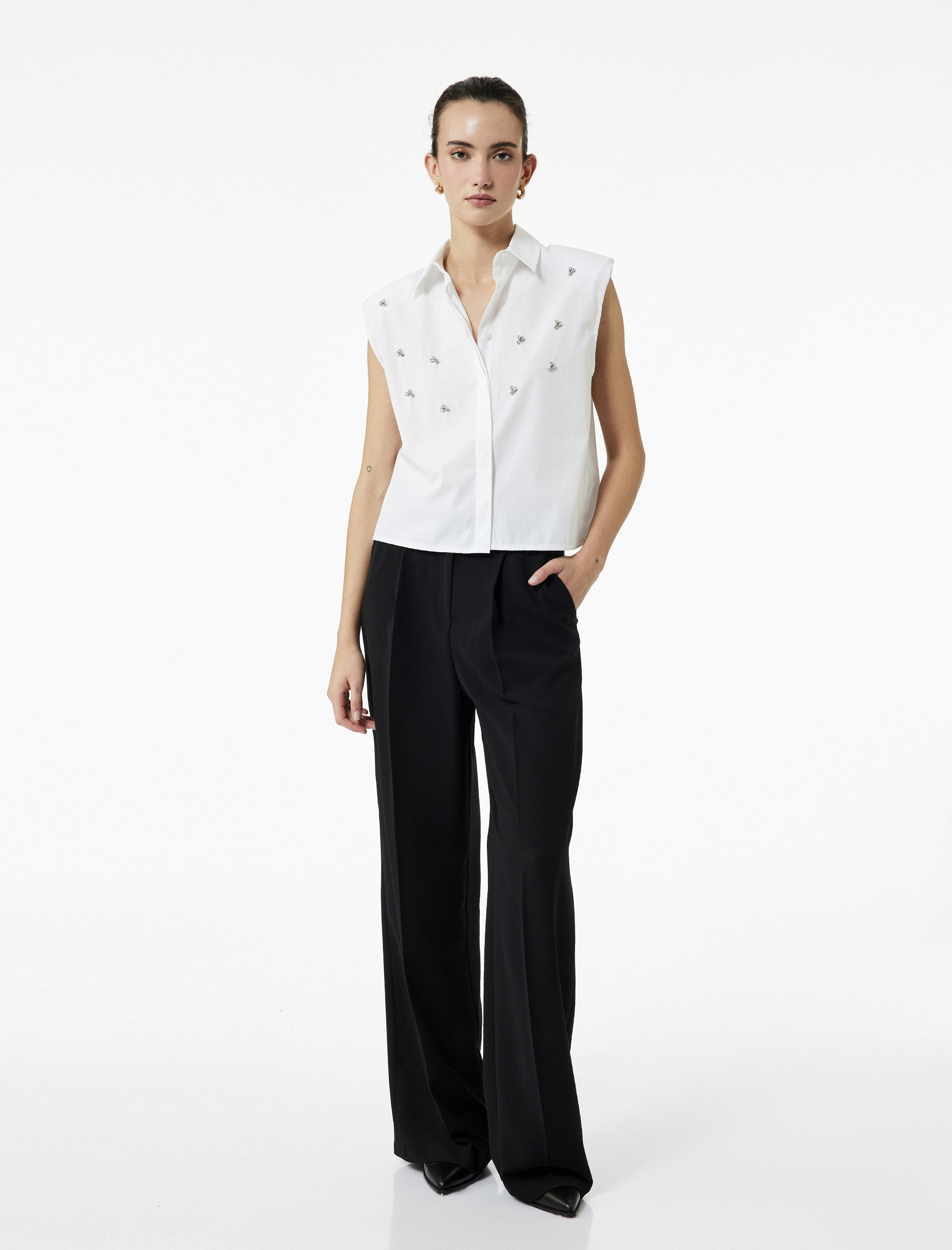   Regular Fit Klasik Yaka Pamuklu Kolsuz Taşlı Gömlek