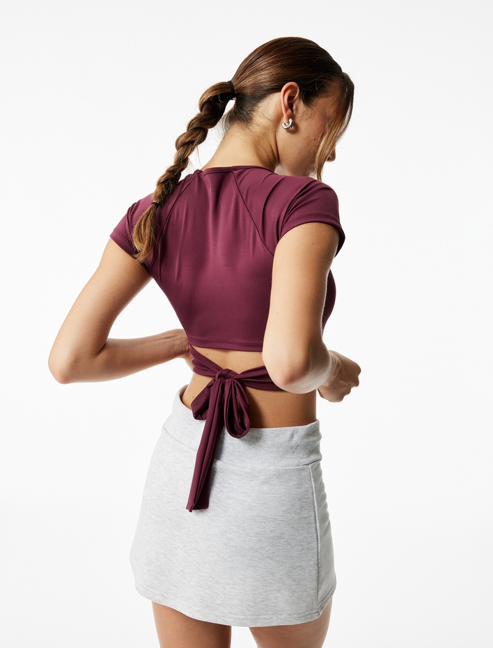  Slim Fit Kısa Kollu Bağlama Detaylı Crop Spor Tişört