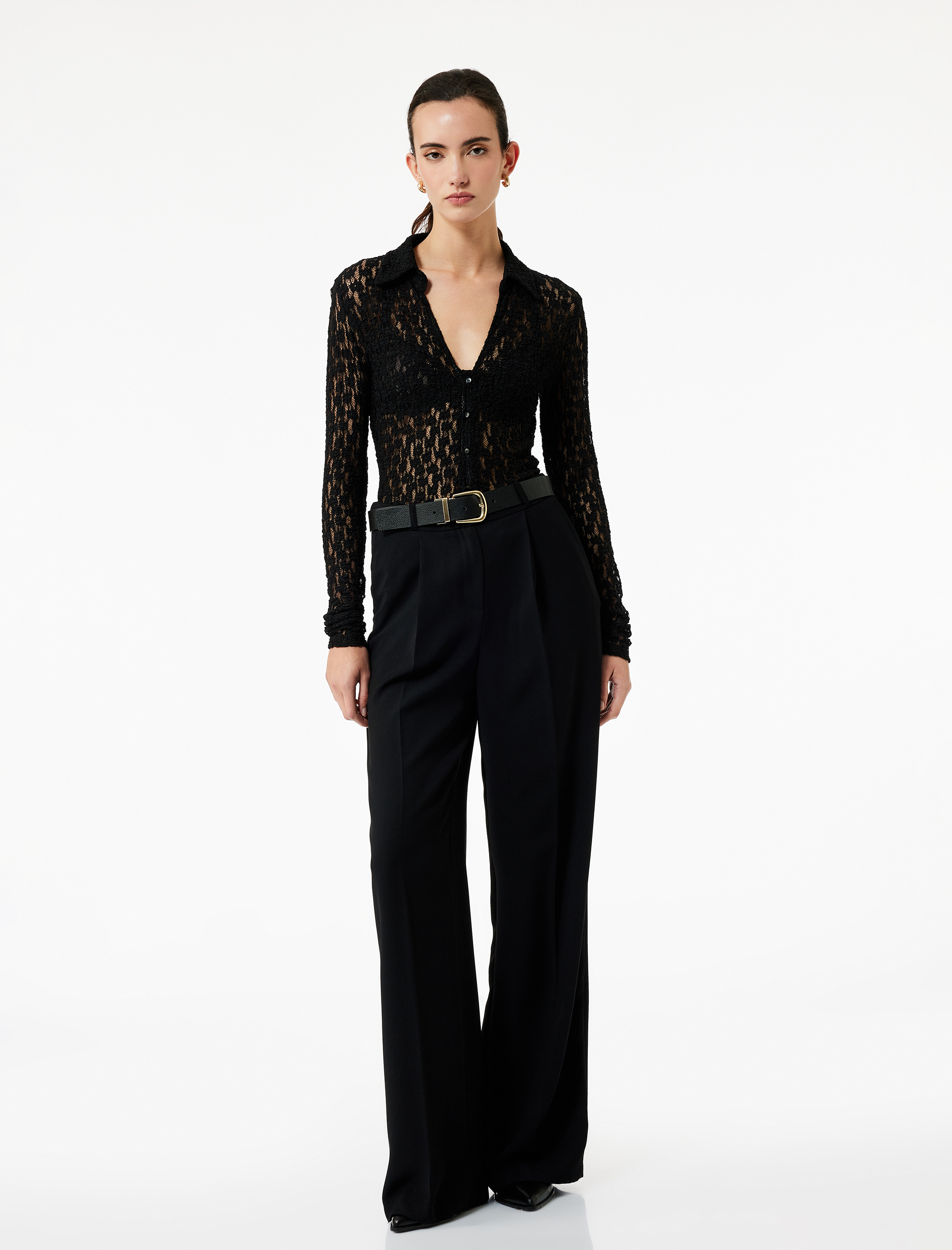   Slim Fit Yarı Transparan Uzun Kollu Kaçık Yaka Dantel Gömlek