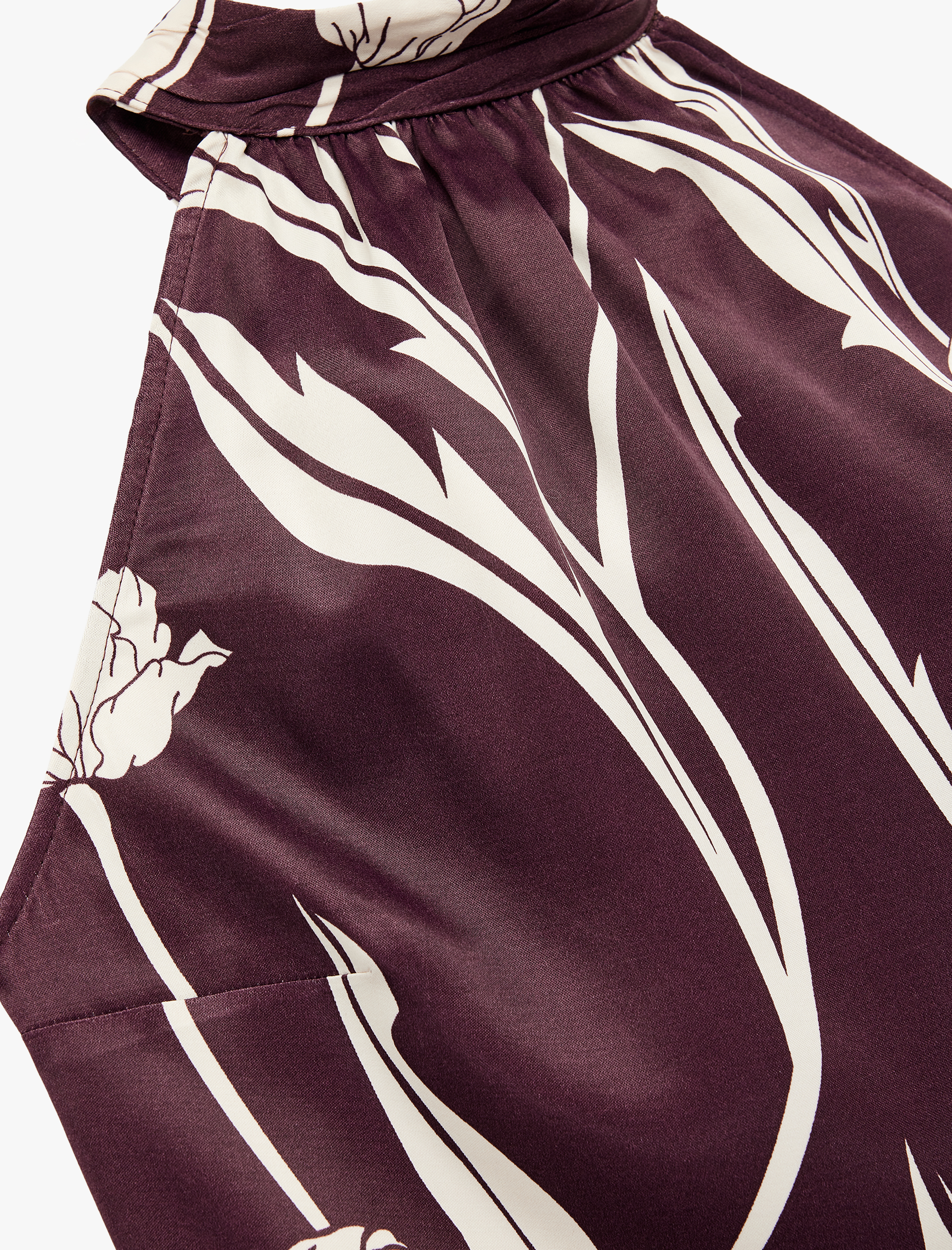   Bağlama Detaylı Floral Desenli Halter Yaka Saten Bluz