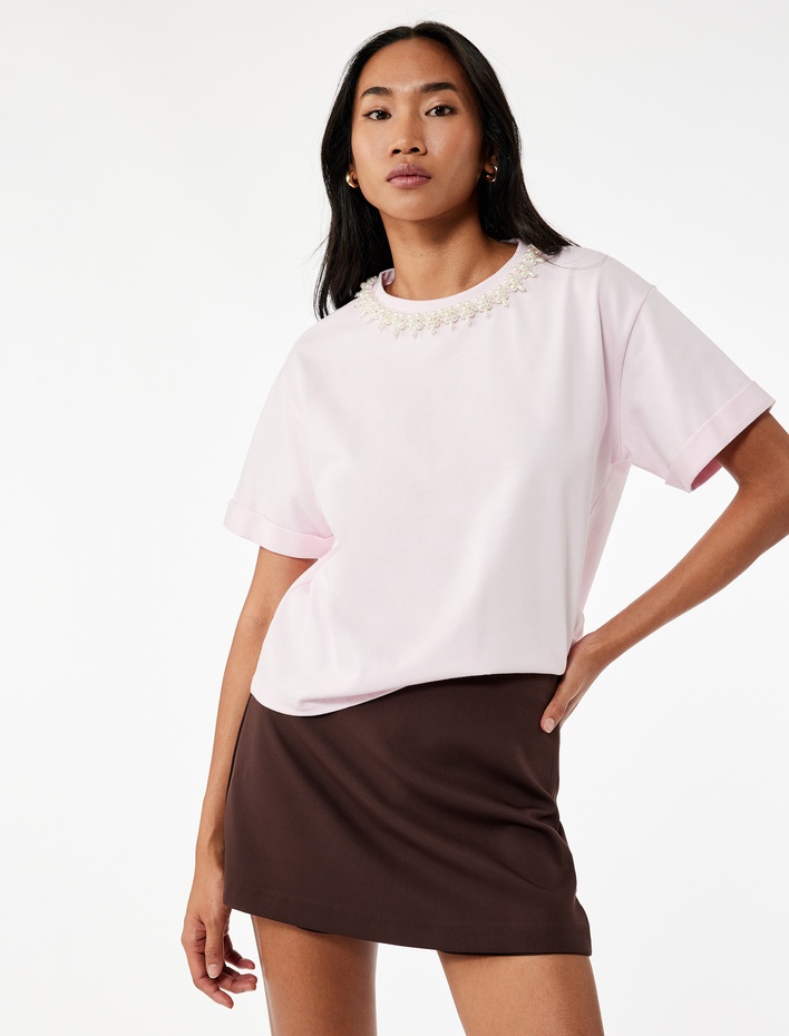  Pamuklu Kısa Kollu Bisiklet Yaka İnci İşlemeli Tişört