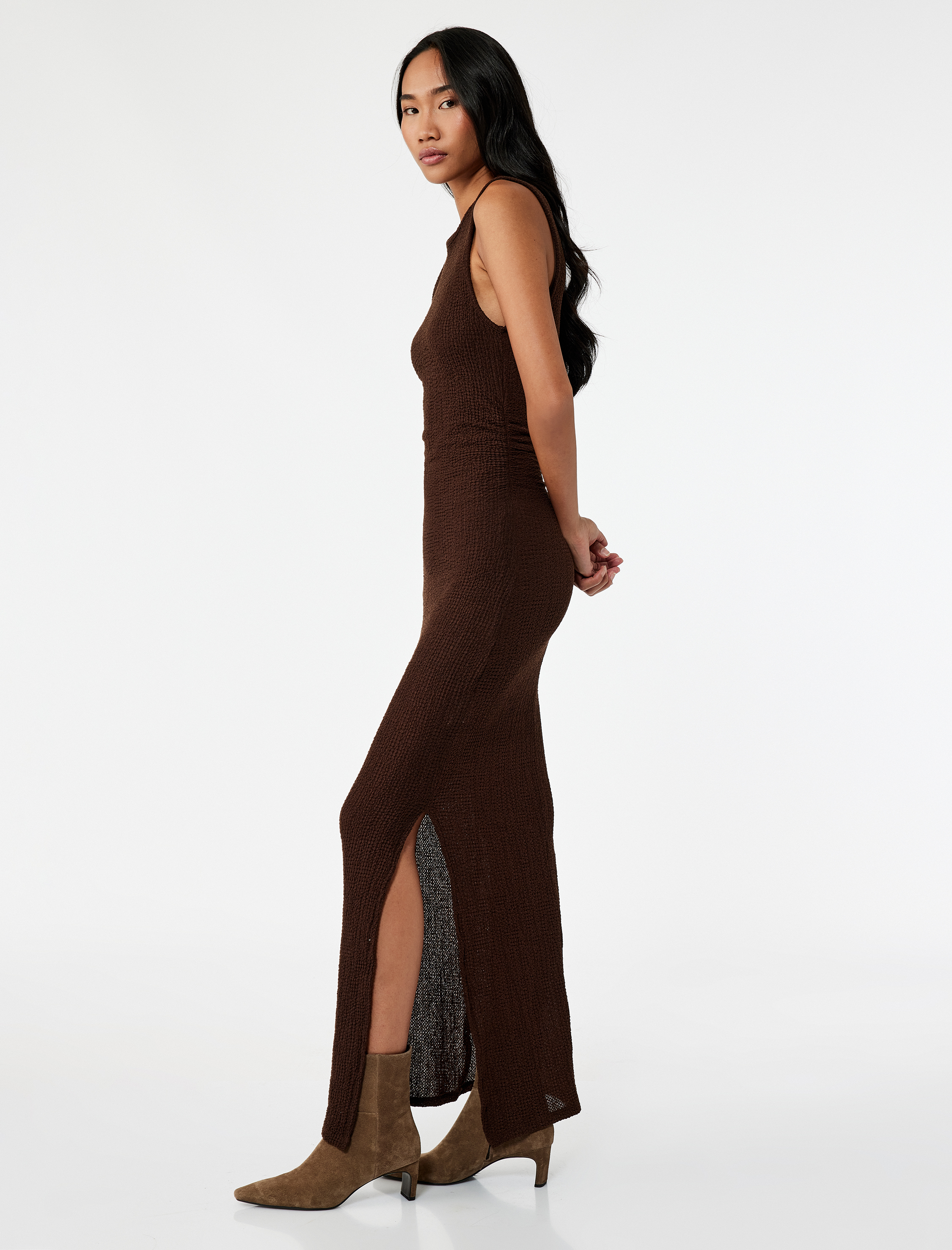   Bürümcük Kumaş Slim Fit Yırtmaç Detaylı Bisiklet Yaka Kolsuz Uzun Kalem Elbise