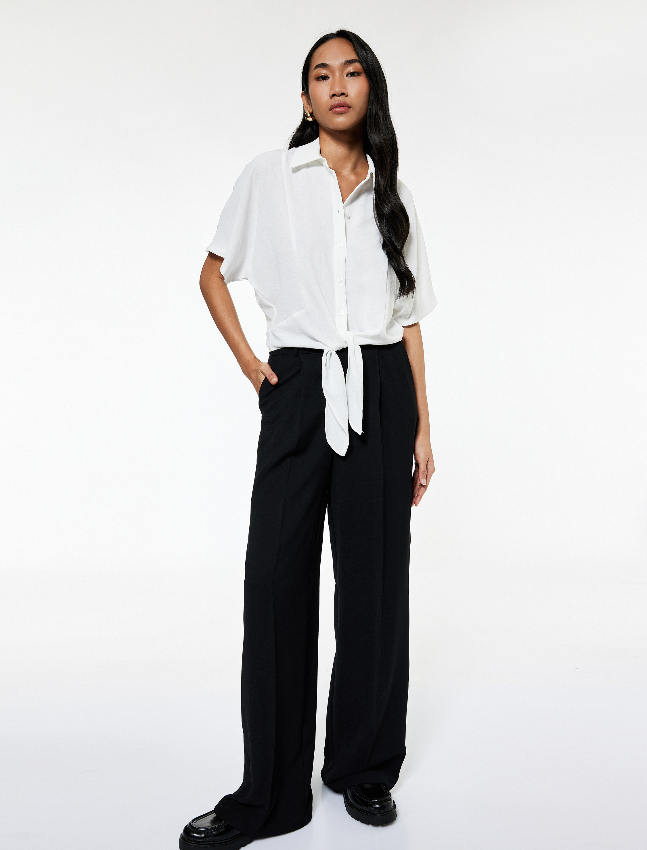   Aerobin Kumaş Kısa Kollu Önden Bağlama Detaylı Crop Gömlek