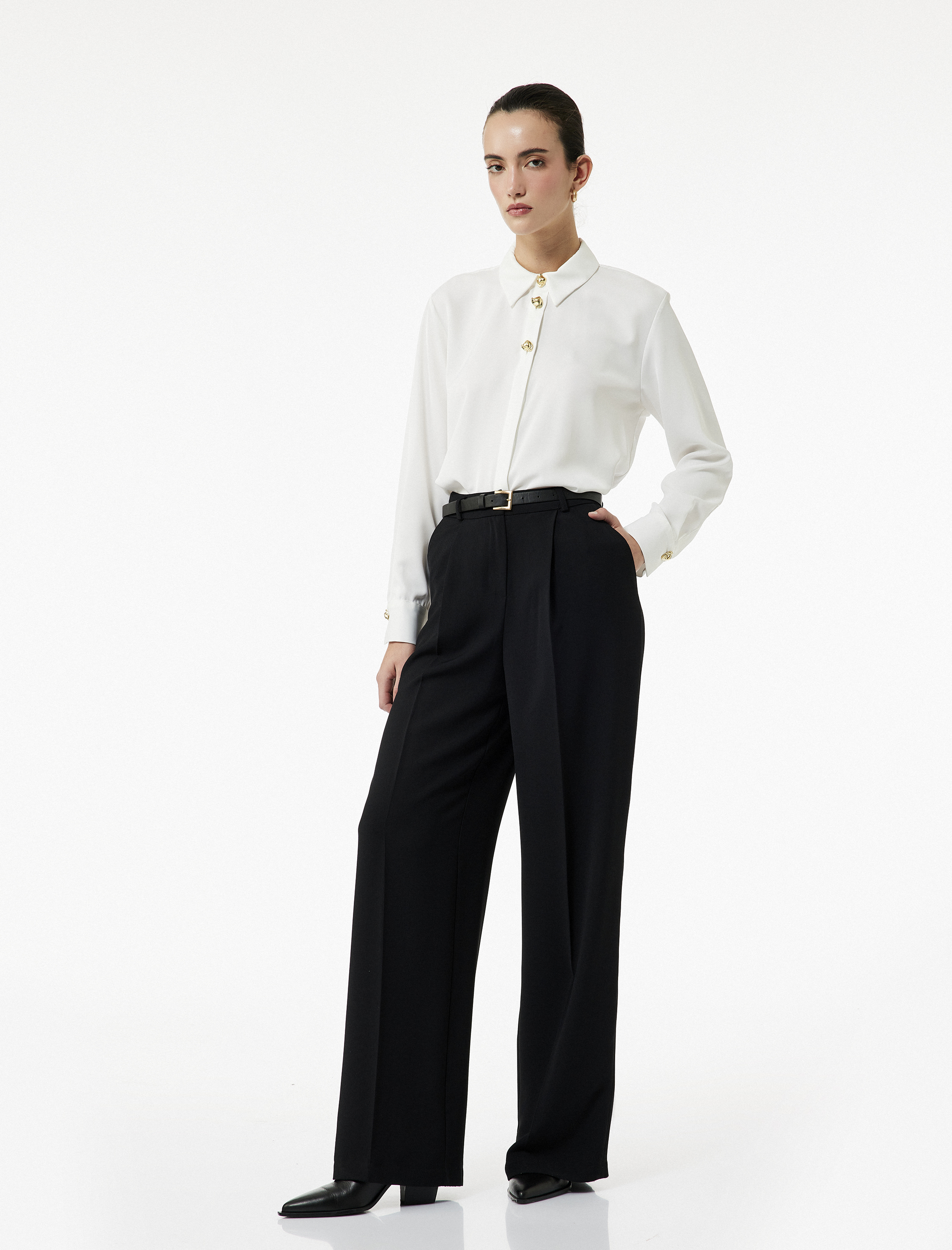   Gold Düğme Detaylı Uzun Kollu Saten Gömlek