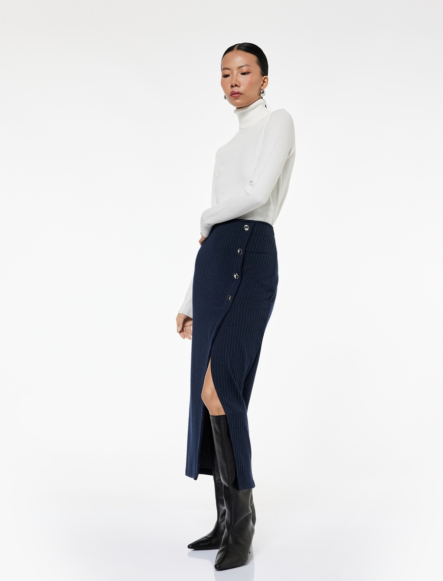   Metal Düğmeli Slim Fit Asimetrik Yırtmaçlı Çizgili Midi Etek