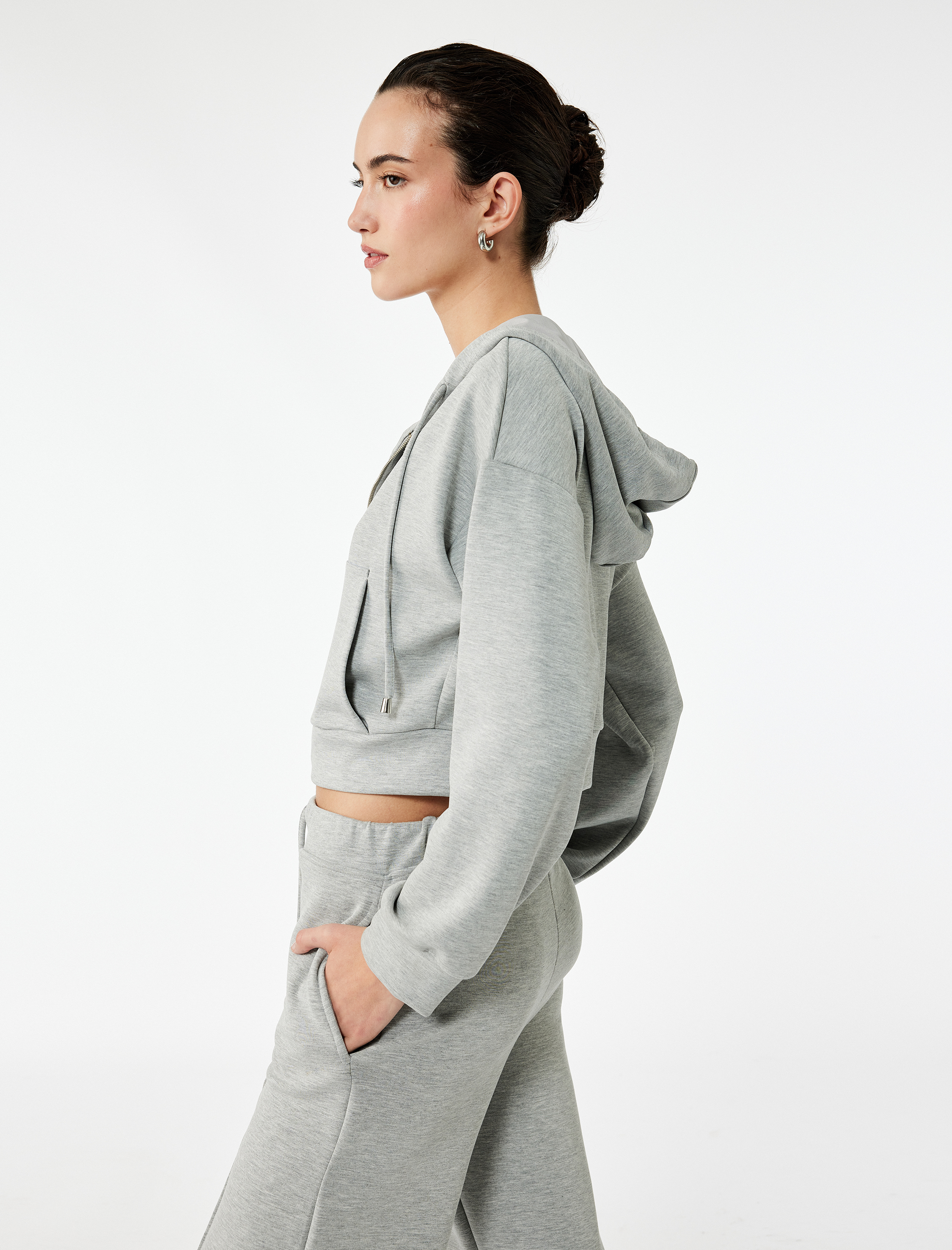 Modal Kumaş Cepli Uzun Kollu Fermuarlı Kapüşonlu Sweatshirt