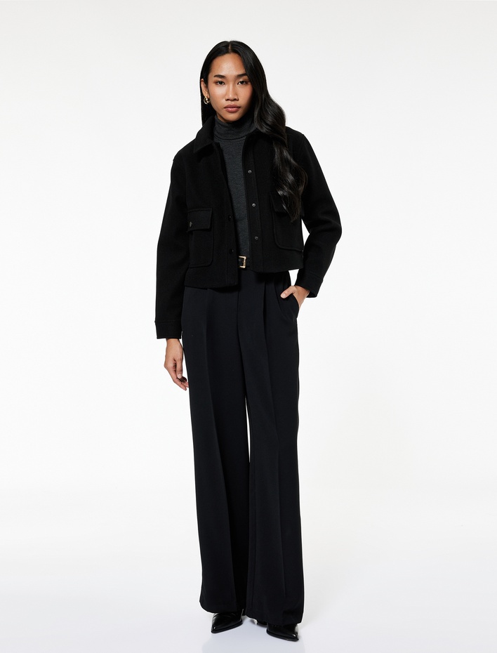  Uzun Kollu Cepli Düğmeli Kısa Kaşe Mont