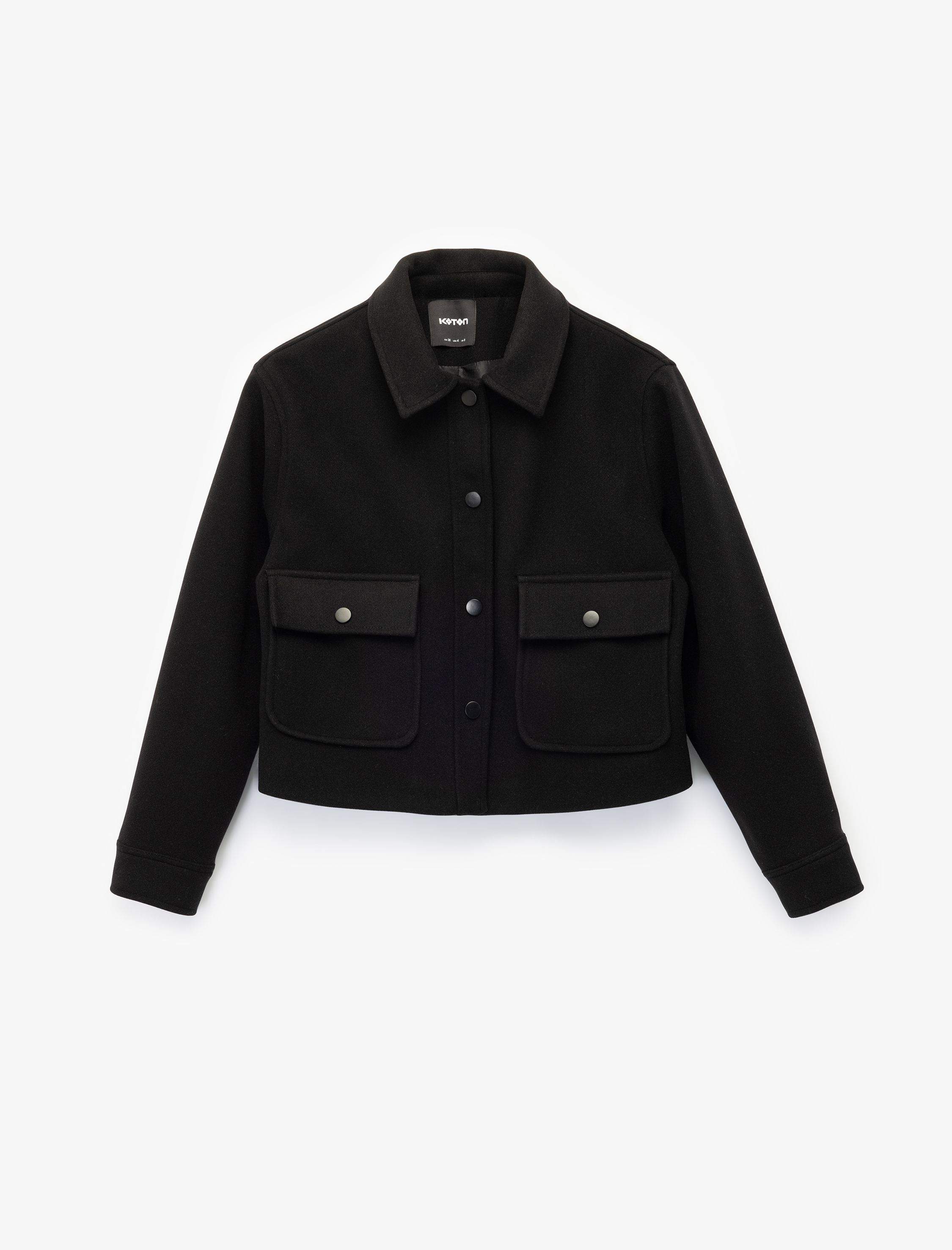   Uzun Kollu Cepli Düğmeli Kısa Kaşe Mont