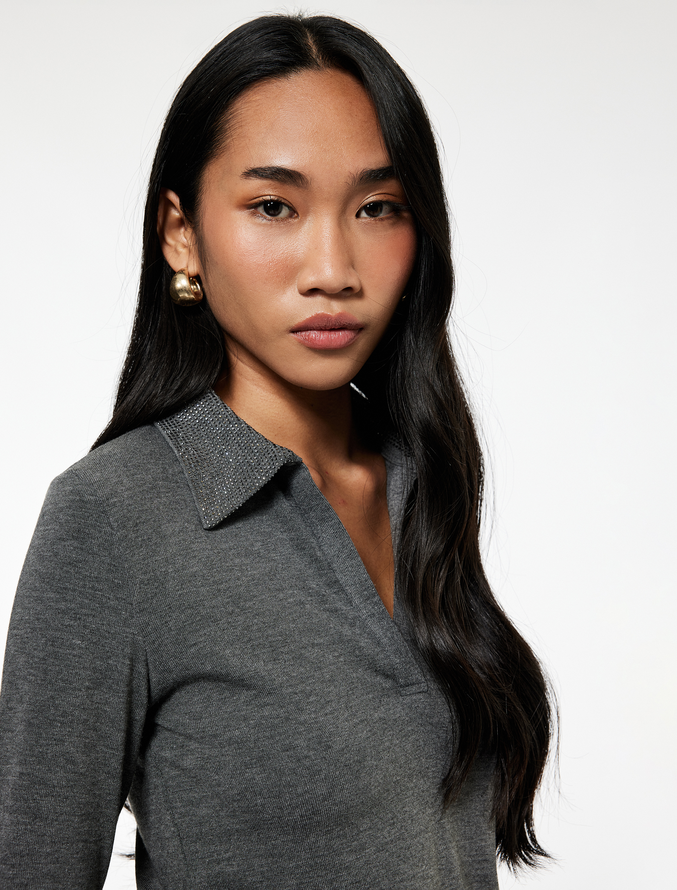   Uzun Kollu Taş Detaylı Polo Yaka Tişört