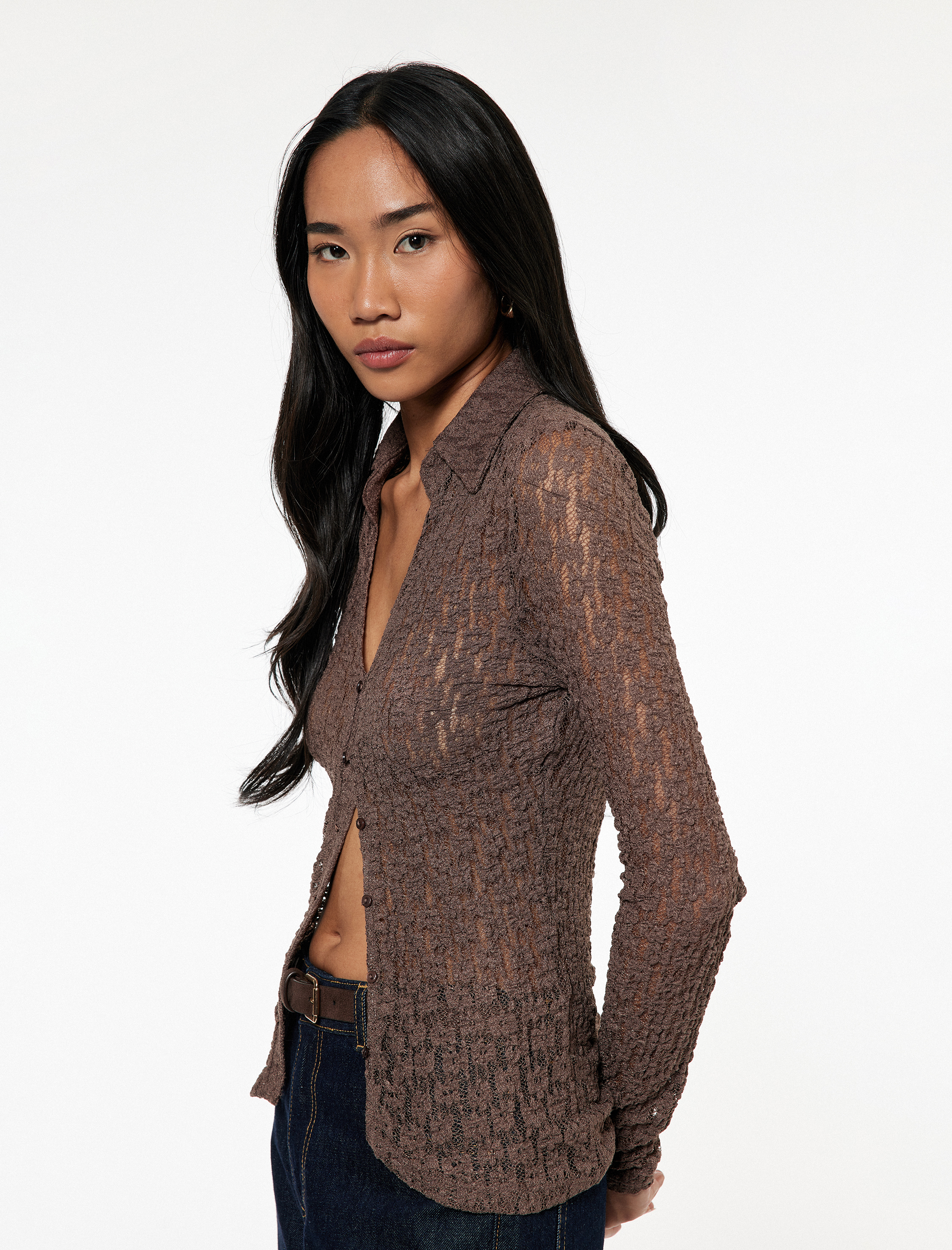   Slim Fit Yarı Transparan Uzun Kollu Kaçık Yaka Dantel Gömlek