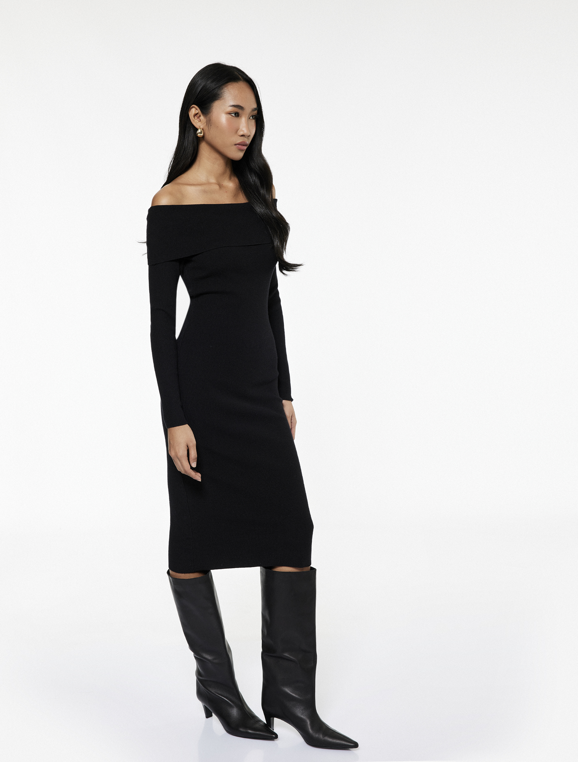   Uzun Kollu Omzu Açık Uzun Triko Elbise