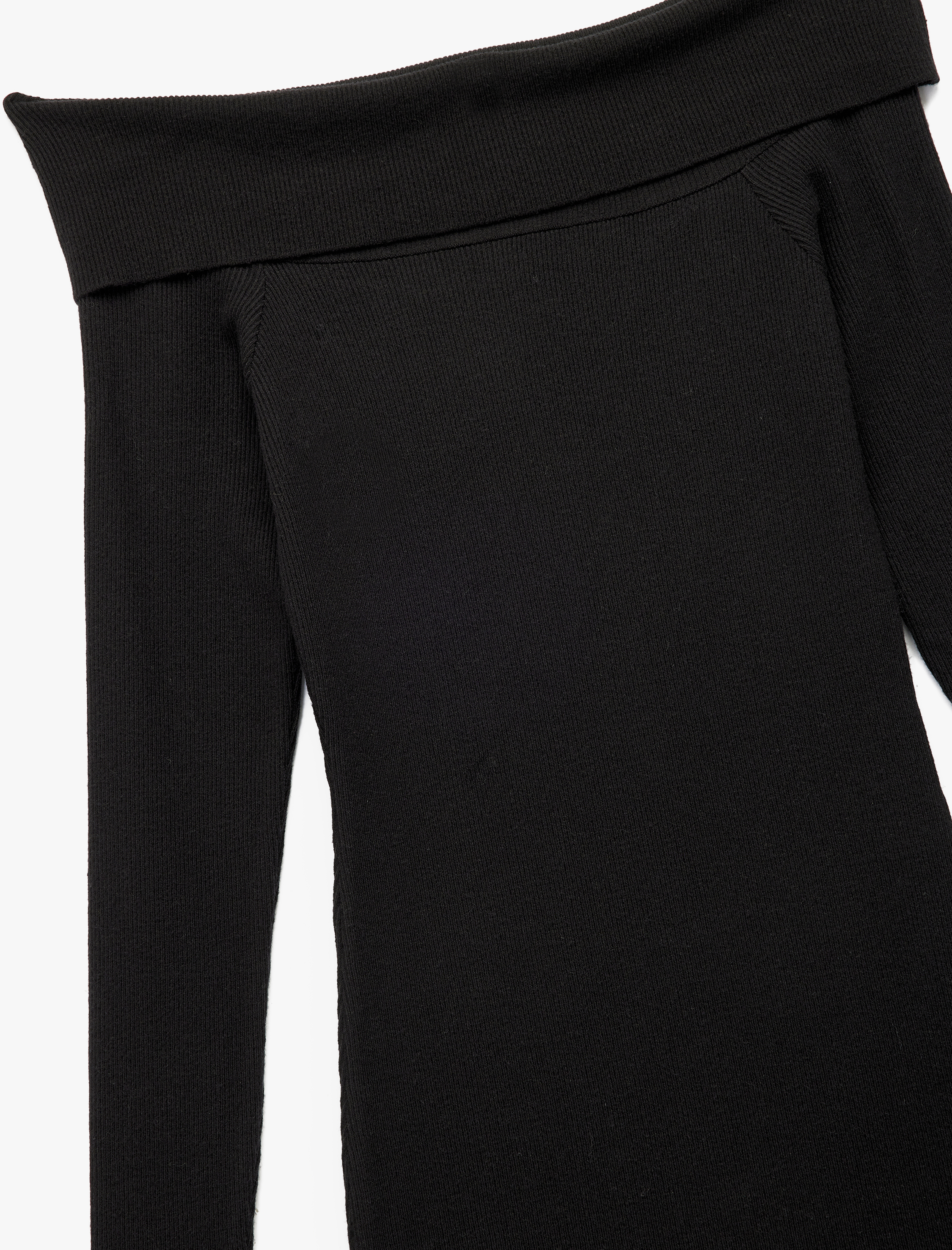   Uzun Kollu Omzu Açık Uzun Triko Elbise