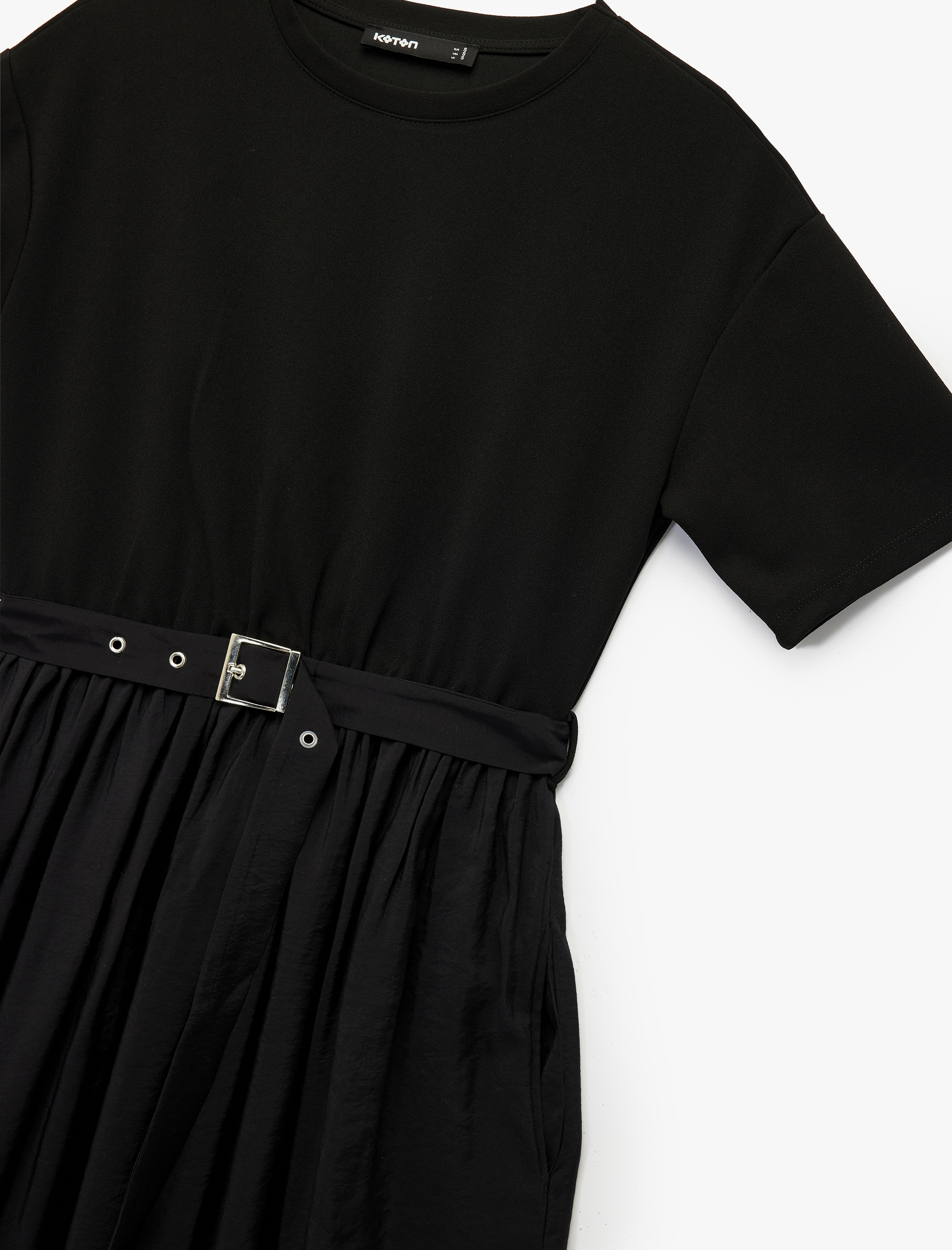   Rahat Kalıp Krep Kumaş Kısa Kollu Bisiklet Yaka Kemerli Kloş Uzun Elbise