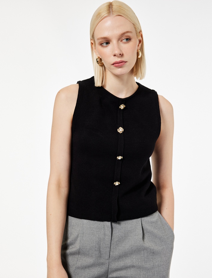  Çiçek Düğme Detaylı Bisiklet Yaka Triko Yelek