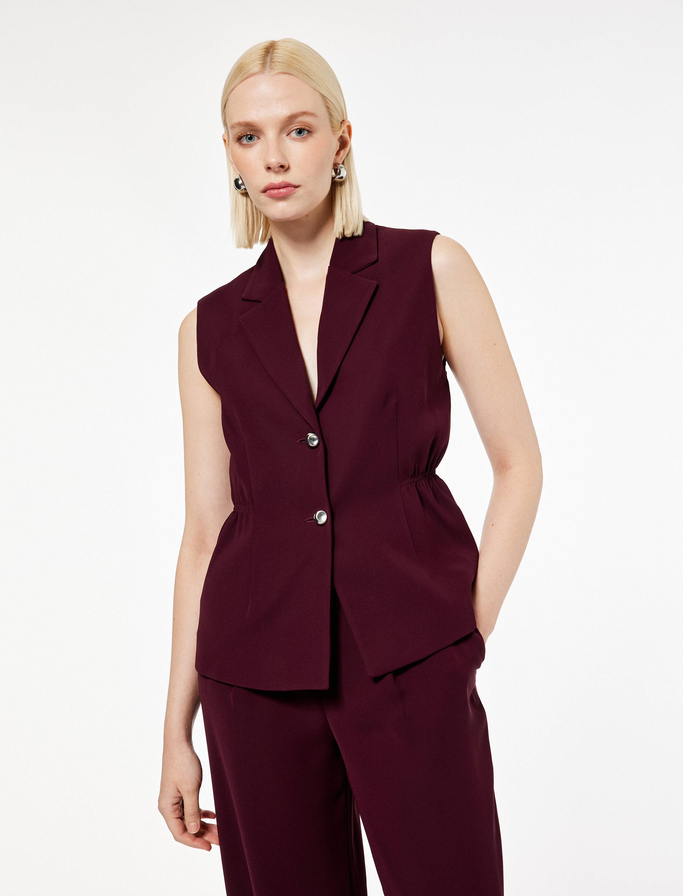 Geniş Yaka Düğmeli Kolsuz Yelek