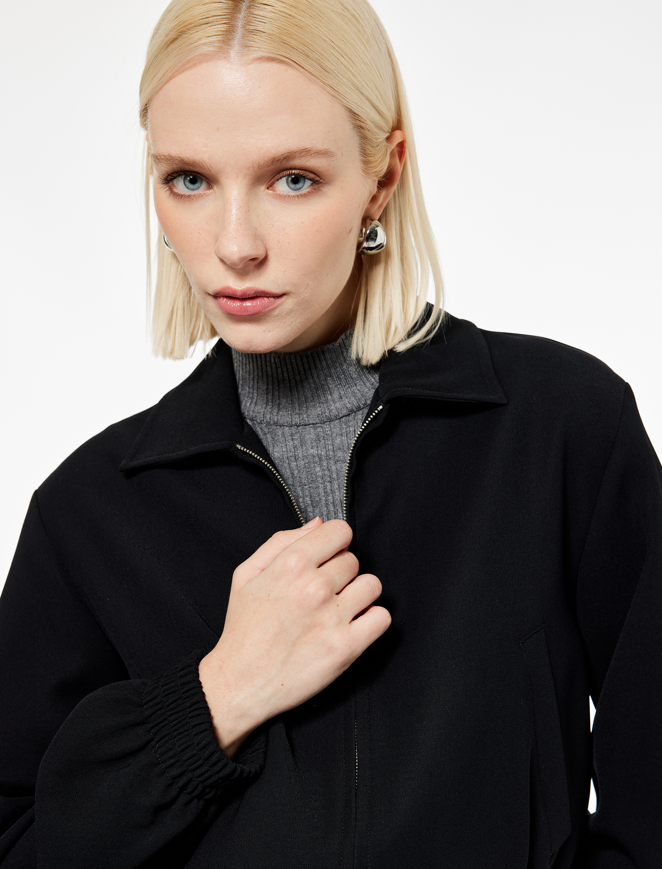   Uzun Kollu Klasik Yaka Fermuarlı Mevsimlik Ceket