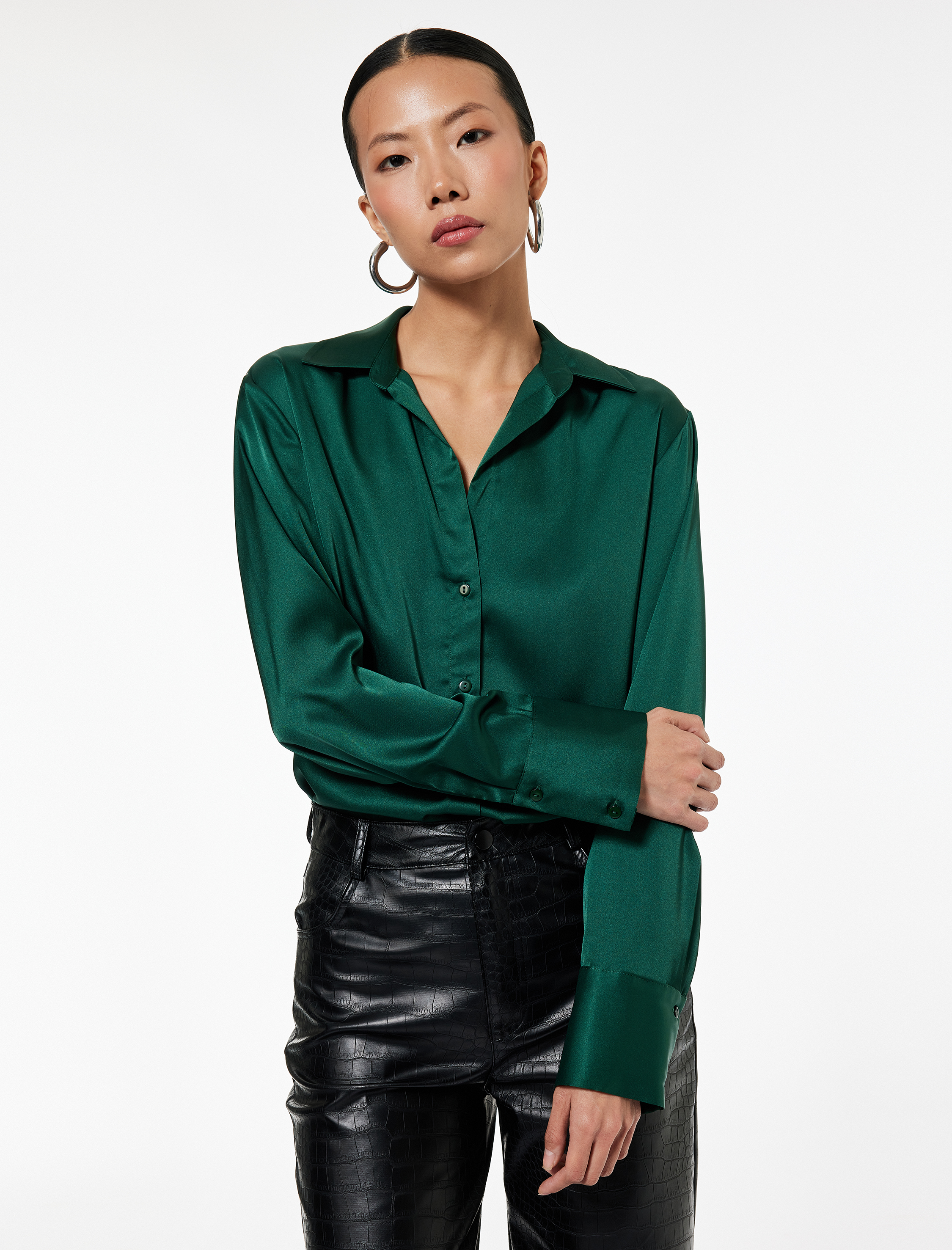   Regular Fit Uzun Kollu Düğmeli Saten Gömlek